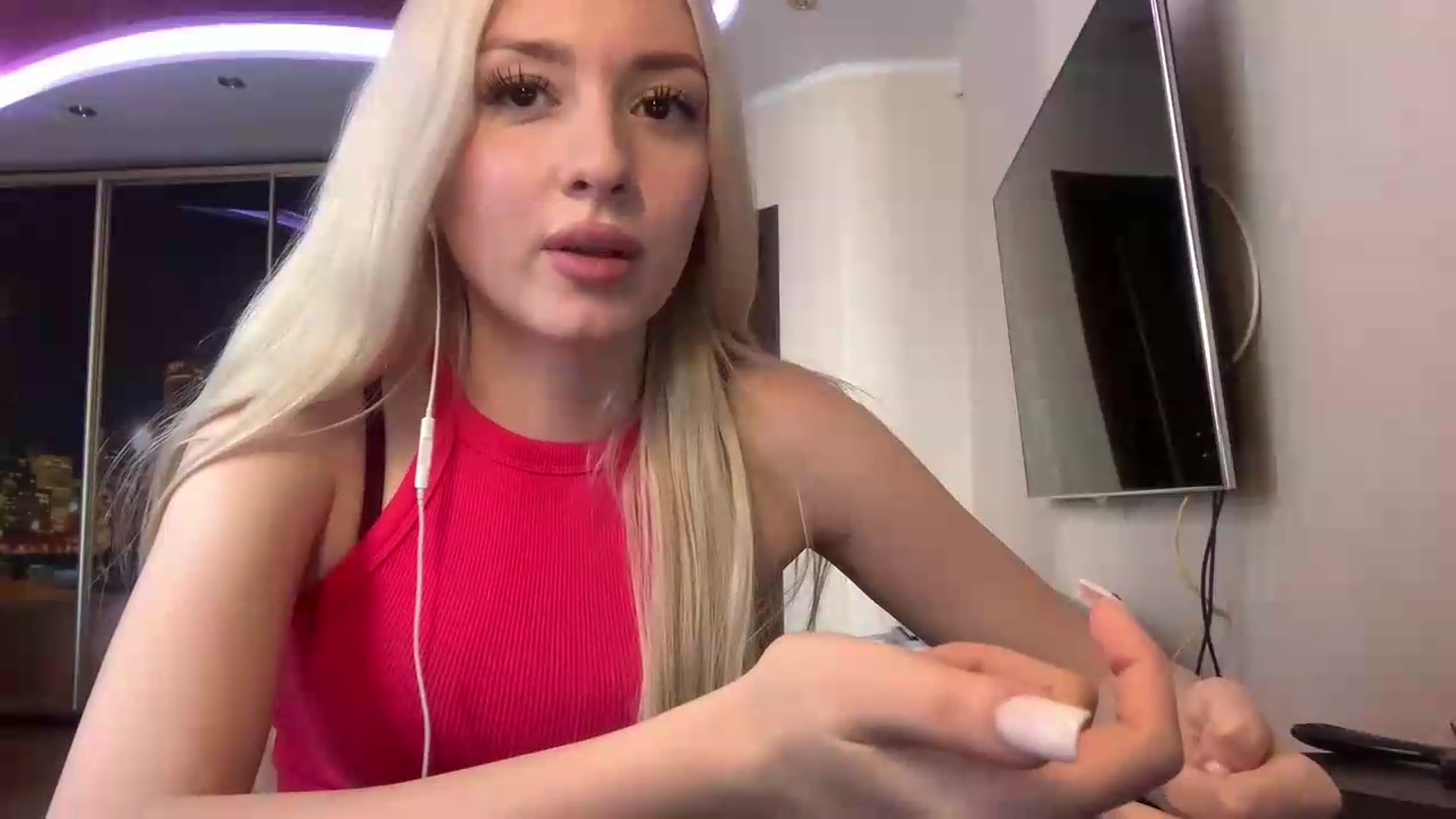 Gallery image thumbnail from SyndyRein's myfreecams stream on, 05/26/2026, 10:21 image 16 of 20