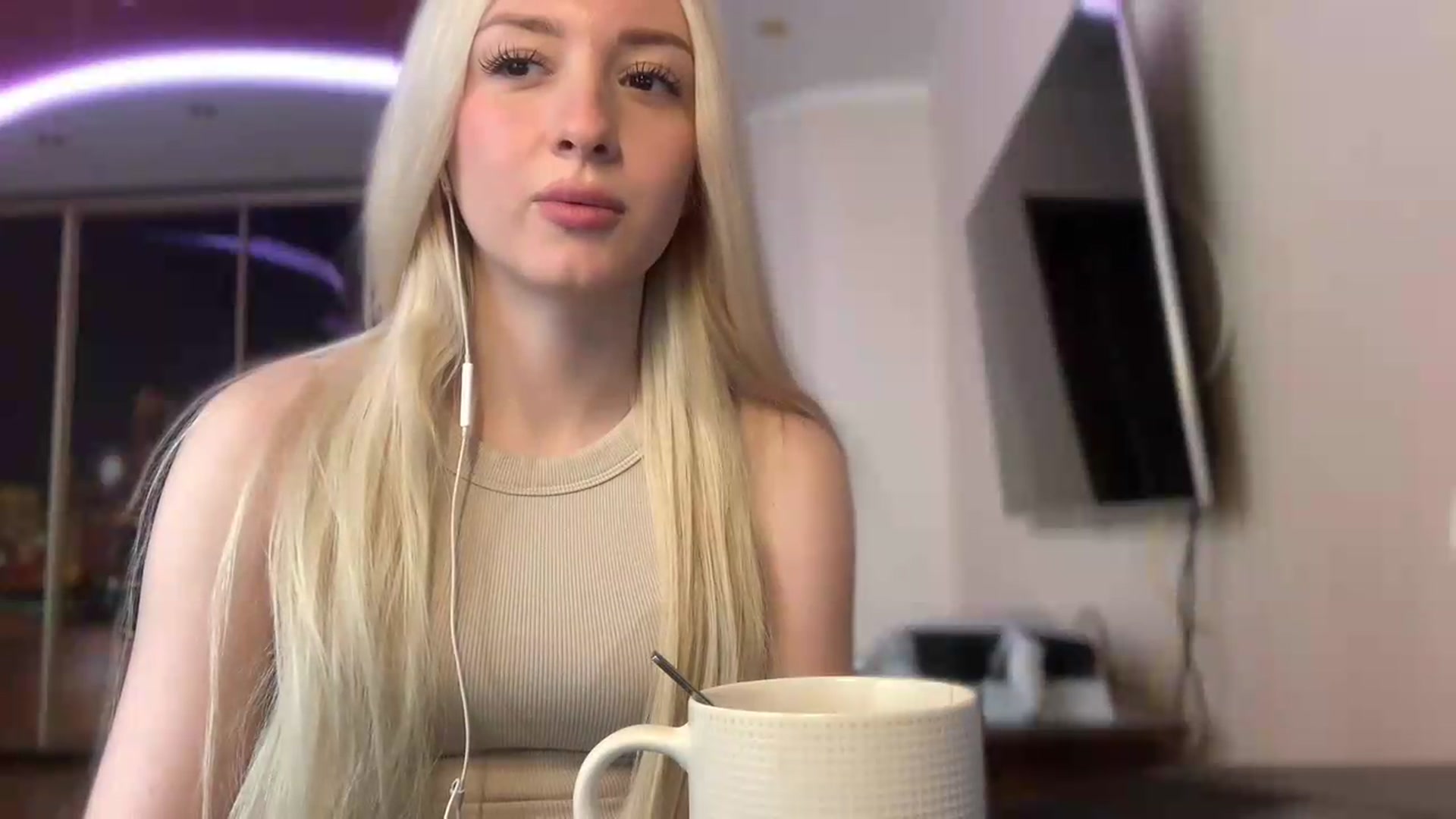 Gallery image thumbnail from SyndyRein's myfreecams stream on, 05/27/2026, 11:12 image 17 of 20