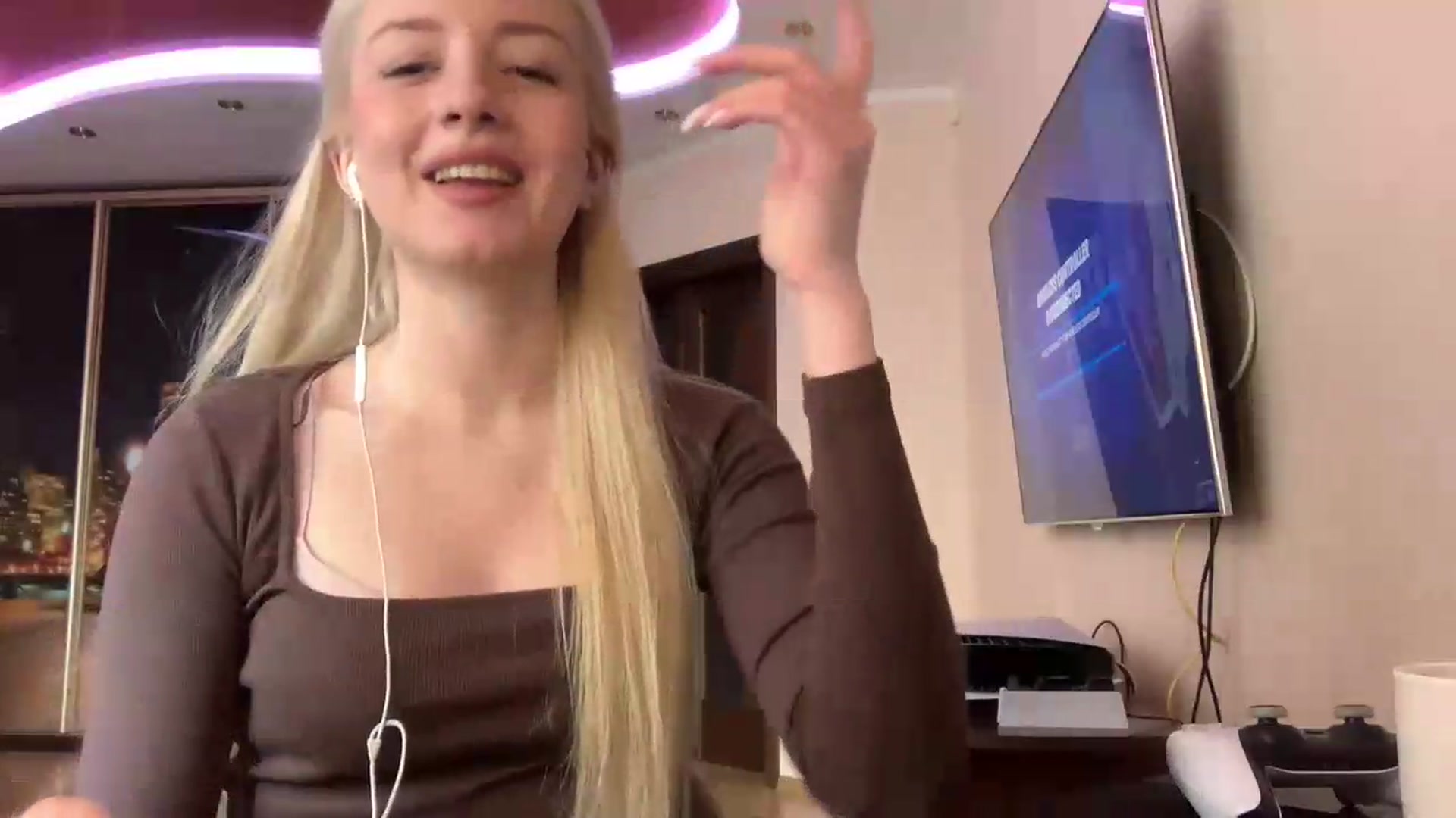 Gallery image thumbnail from SyndyRein's myfreecams stream on, 05/28/2026, 09:34 image 9 of 20