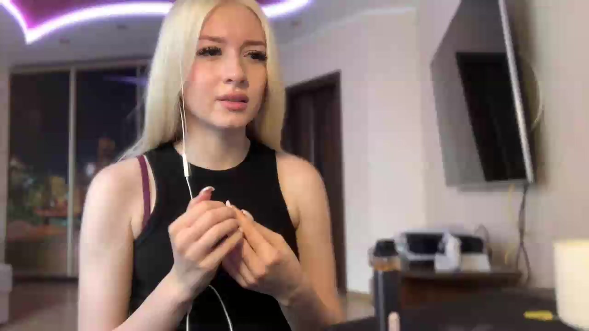 Gallery image thumbnail from SyndyRein's myfreecams stream on, 05/29/2026, 08:45 image 5 of 20