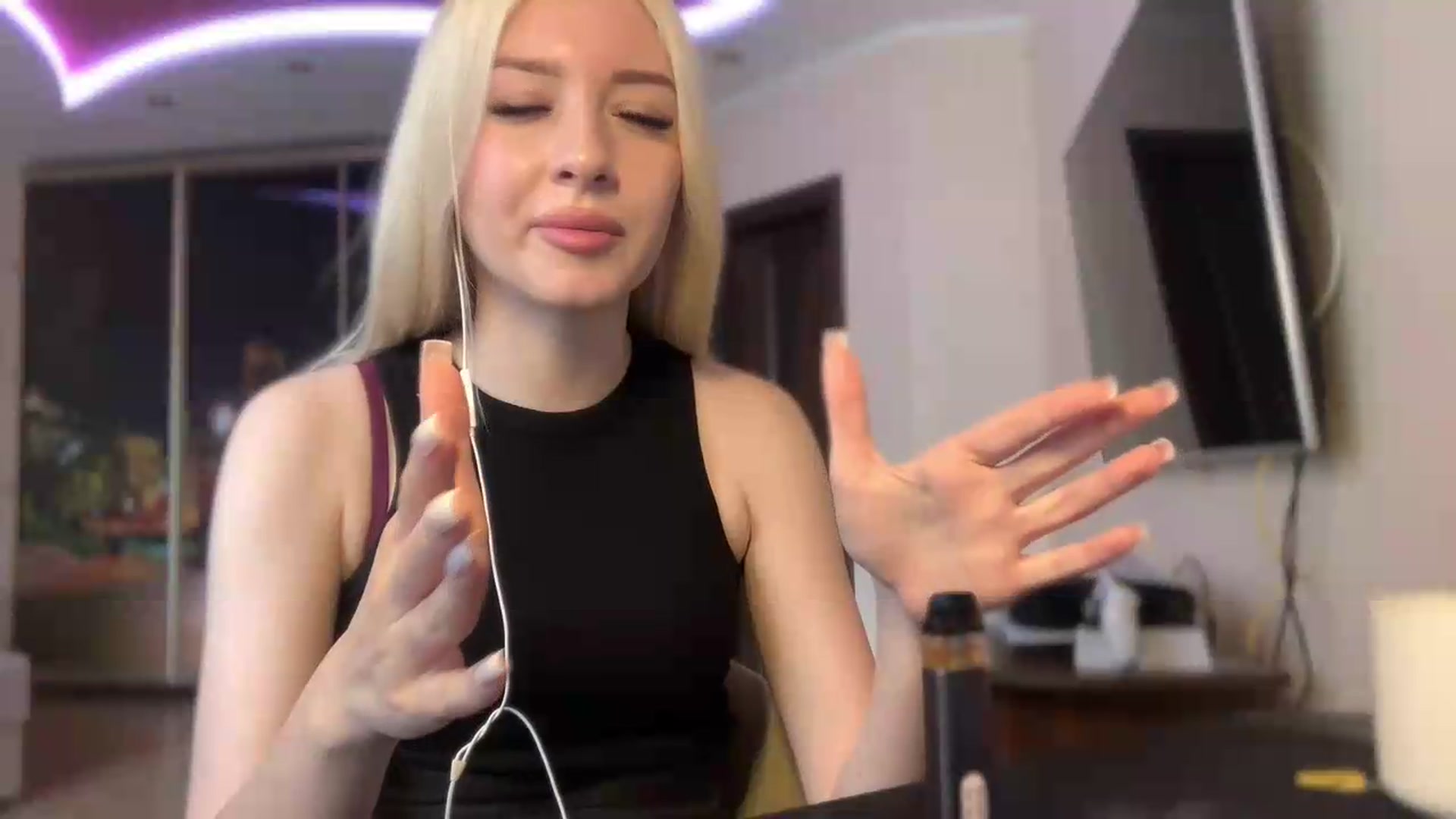 Gallery image thumbnail from SyndyRein's myfreecams stream on, 05/29/2026, 08:45 image 4 of 20