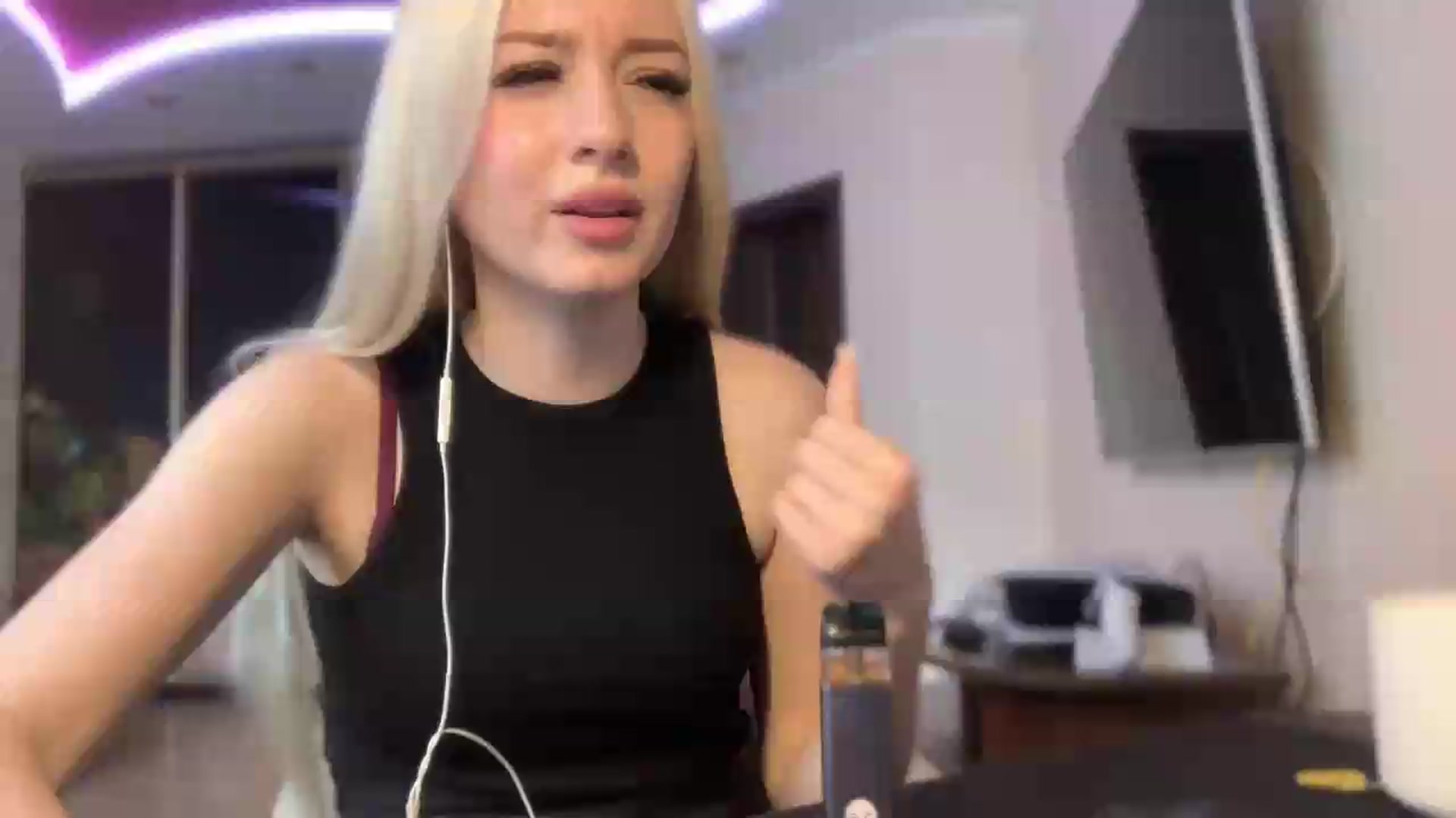 Gallery image thumbnail from SyndyRein's myfreecams stream on, 05/29/2026, 08:45 image 13 of 20
