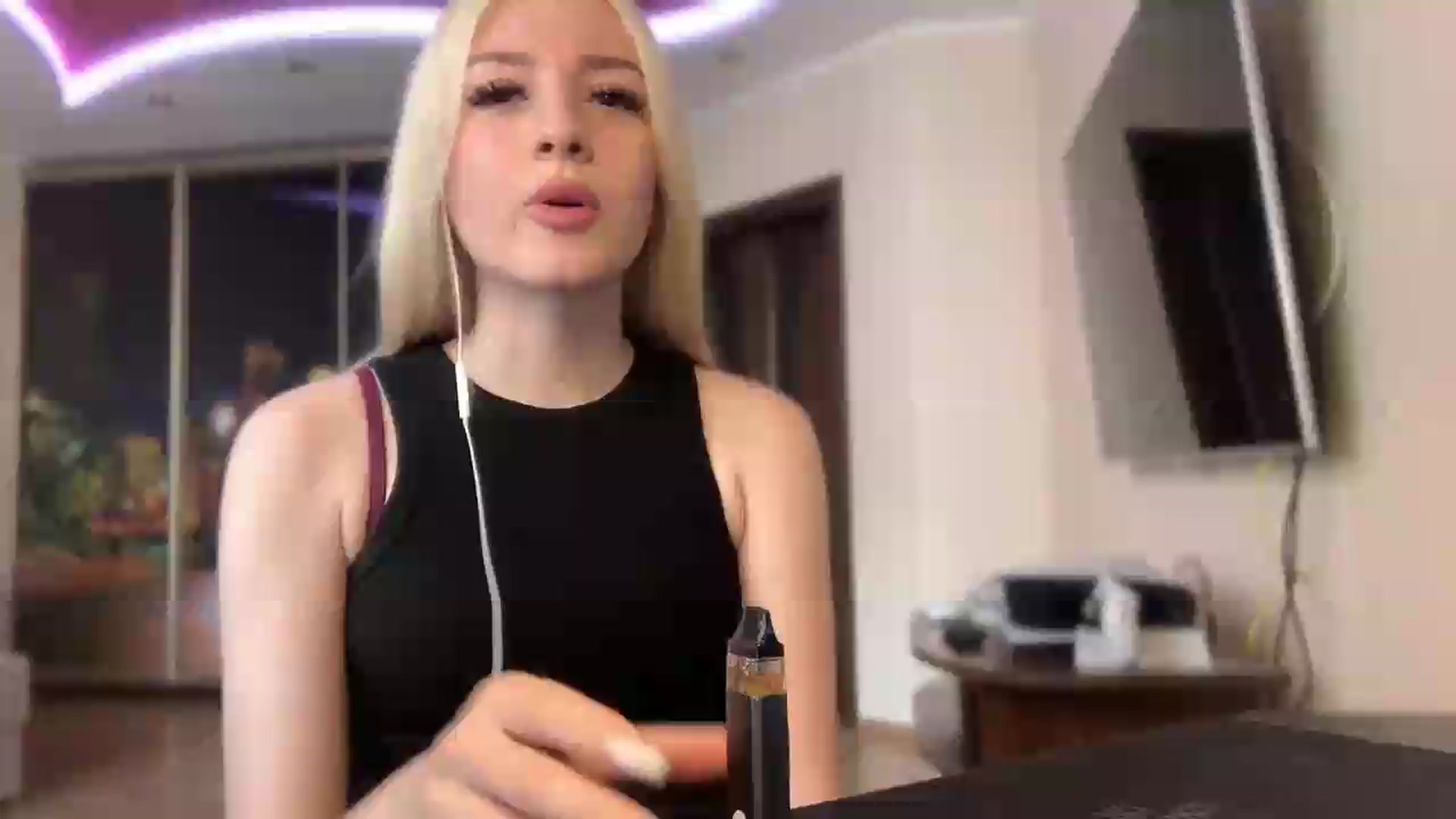 Gallery image thumbnail from SyndyRein's myfreecams stream on, 05/29/2026, 08:45 image 1 of 20