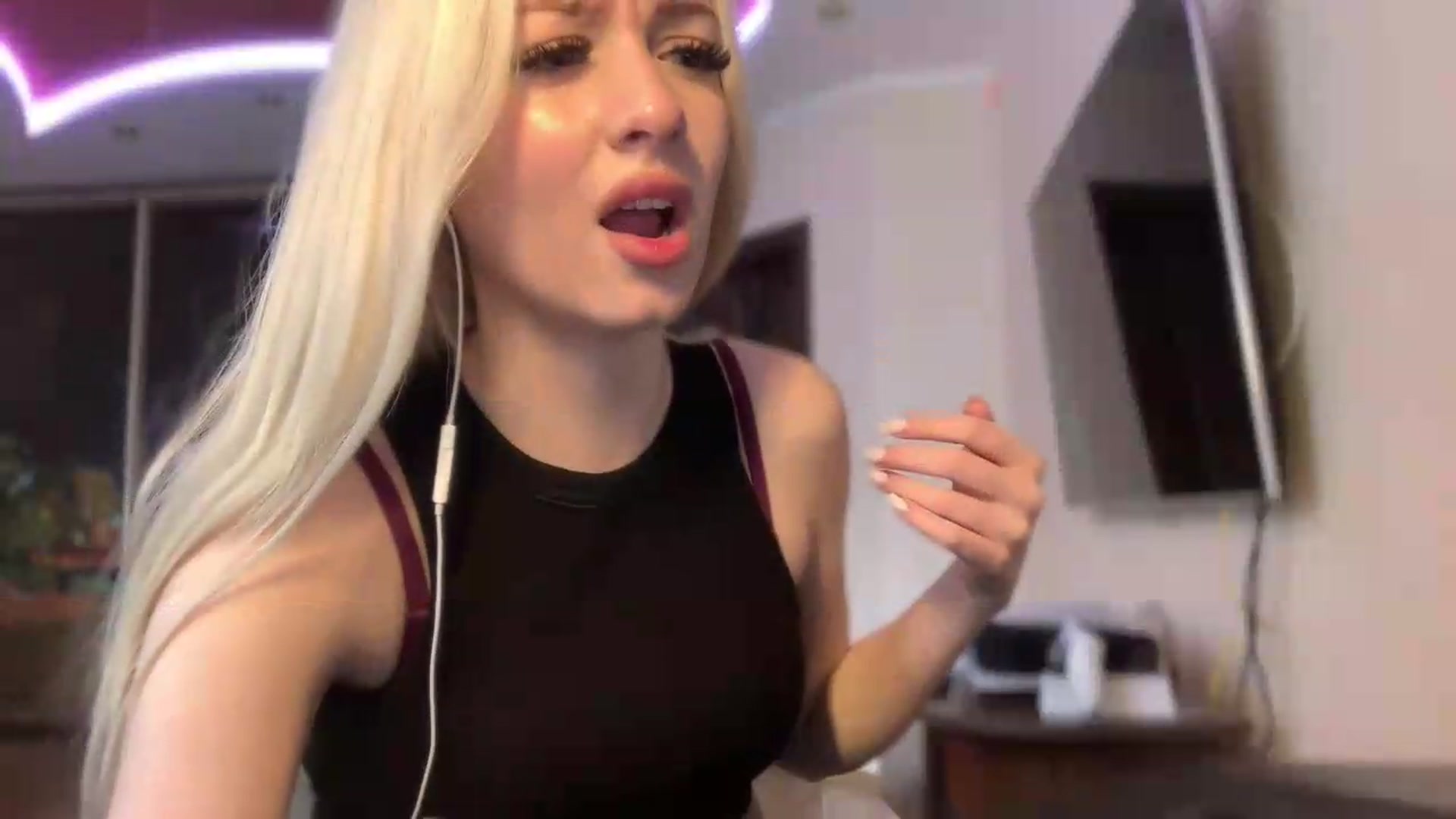 Gallery image thumbnail from SyndyRein's myfreecams stream on, 05/29/2026, 10:00 image 14 of 20