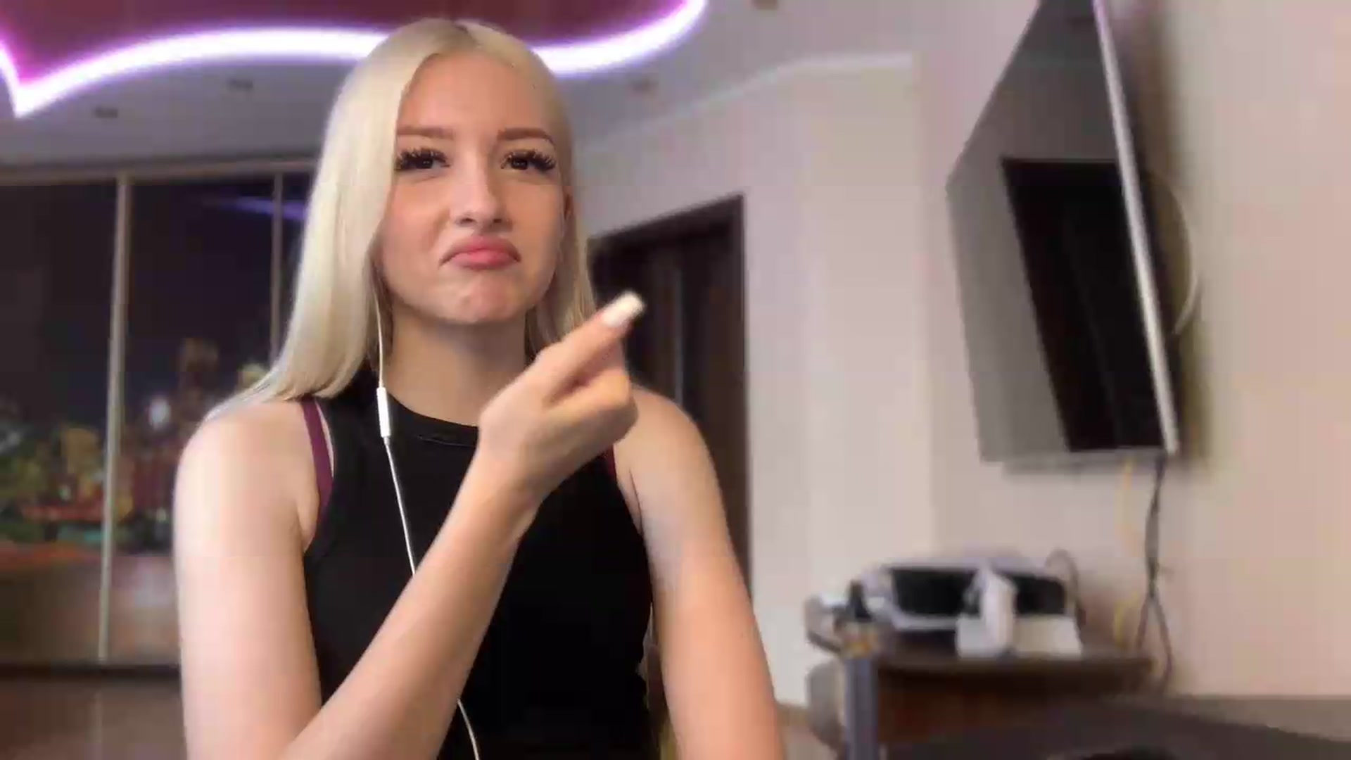 Gallery image thumbnail from SyndyRein's myfreecams stream on, 05/29/2026, 10:00 image 19 of 20