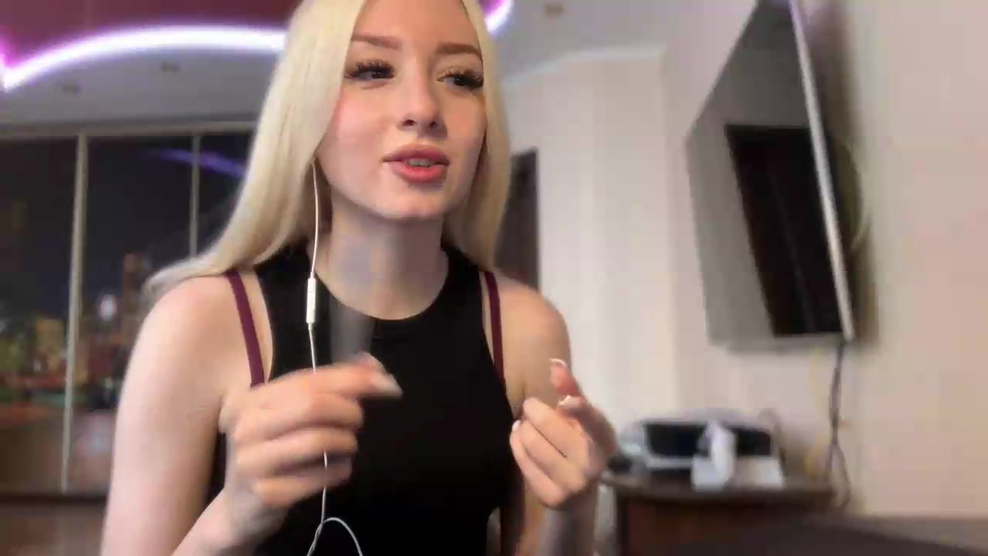 Gallery image thumbnail from SyndyRein's myfreecams stream on, 05/29/2026, 10:00 image 12 of 20