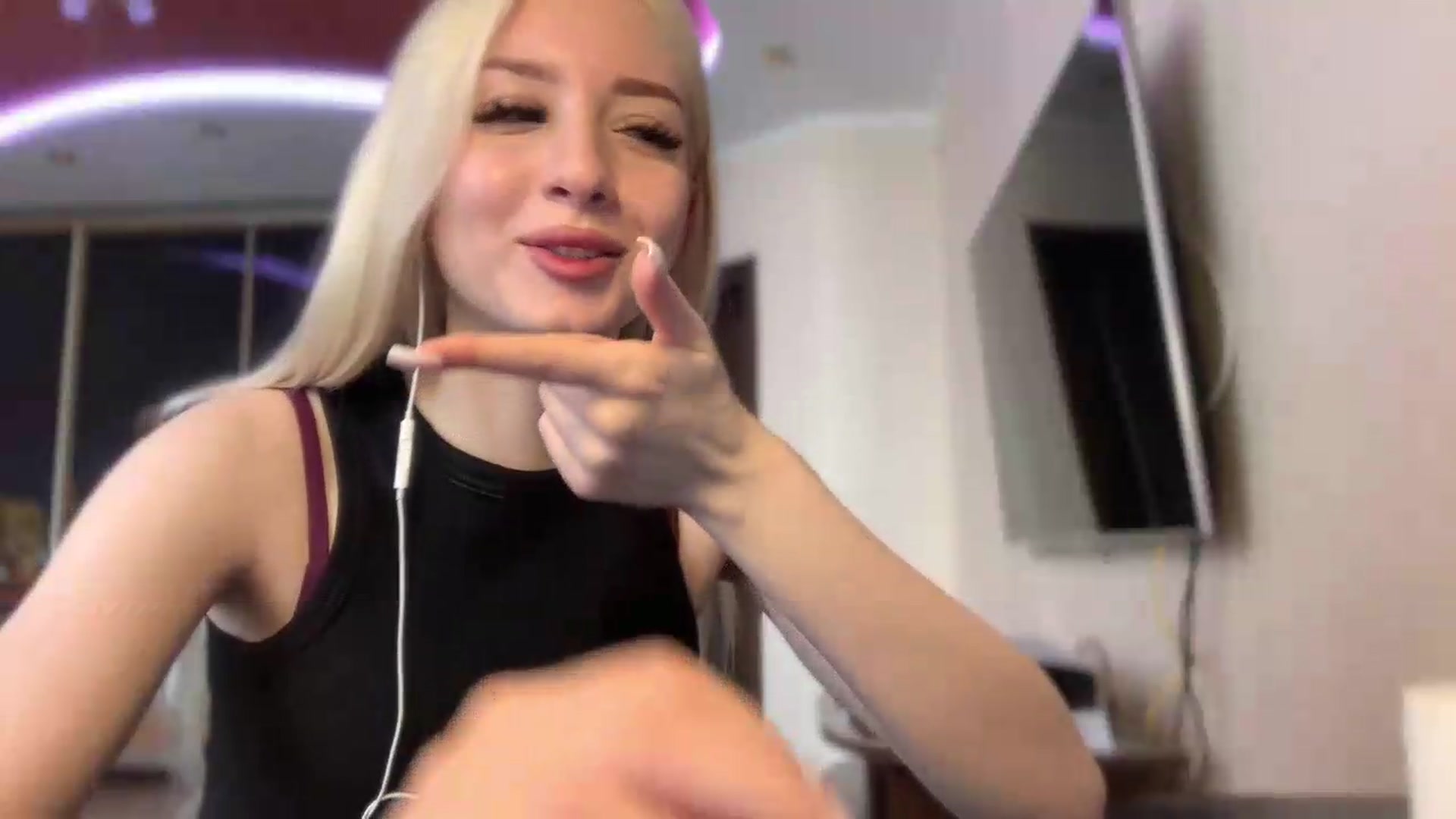 Gallery image thumbnail from SyndyRein's myfreecams stream on, 05/29/2026, 10:00 image 17 of 20
