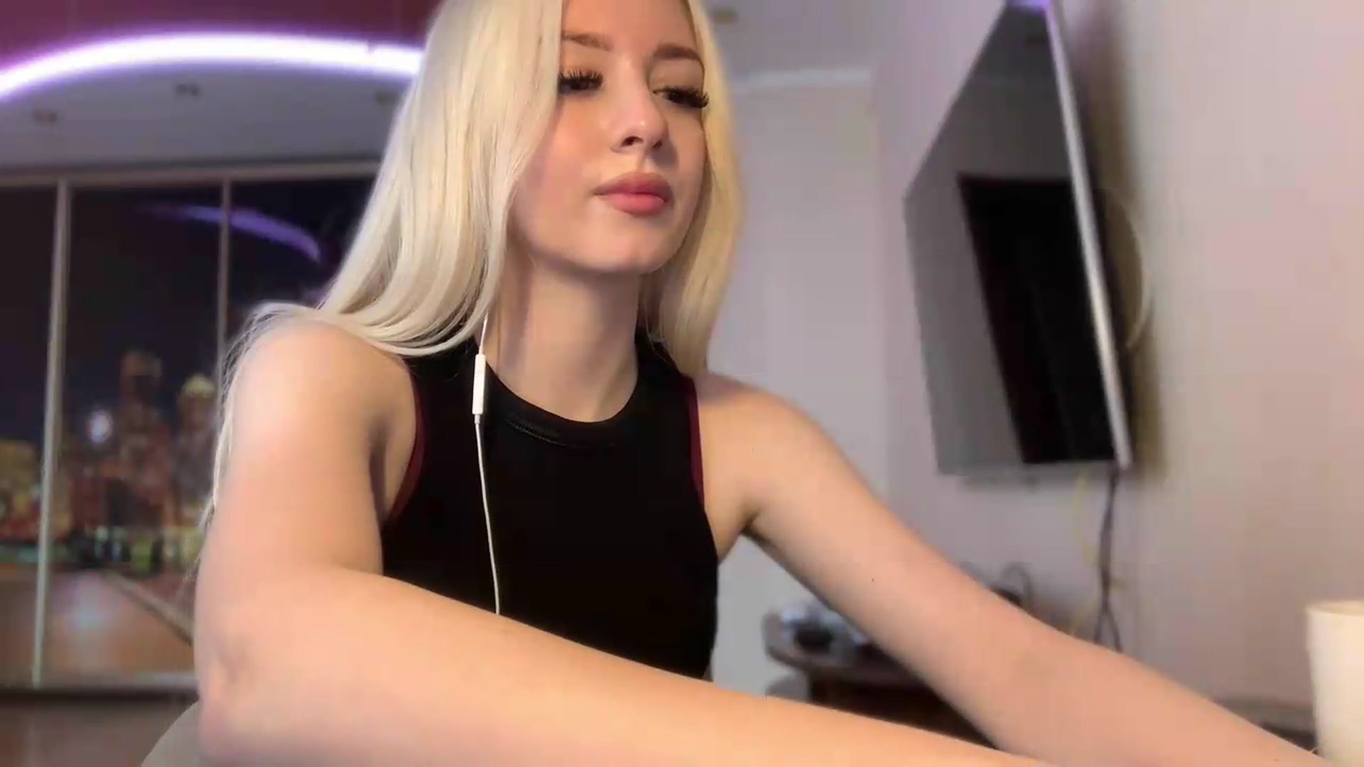 Gallery image thumbnail from SyndyRein's myfreecams stream on, 05/29/2026, 10:00 image 10 of 20