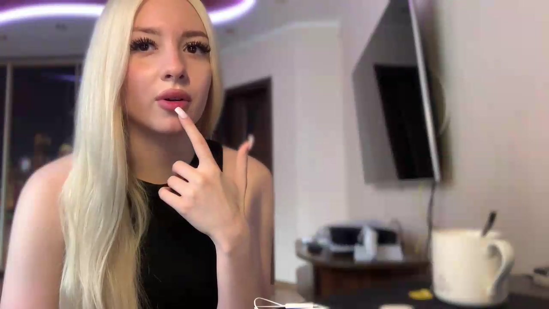 Gallery image thumbnail from SyndyRein's myfreecams stream on, 05/29/2026, 12:02 image 14 of 20