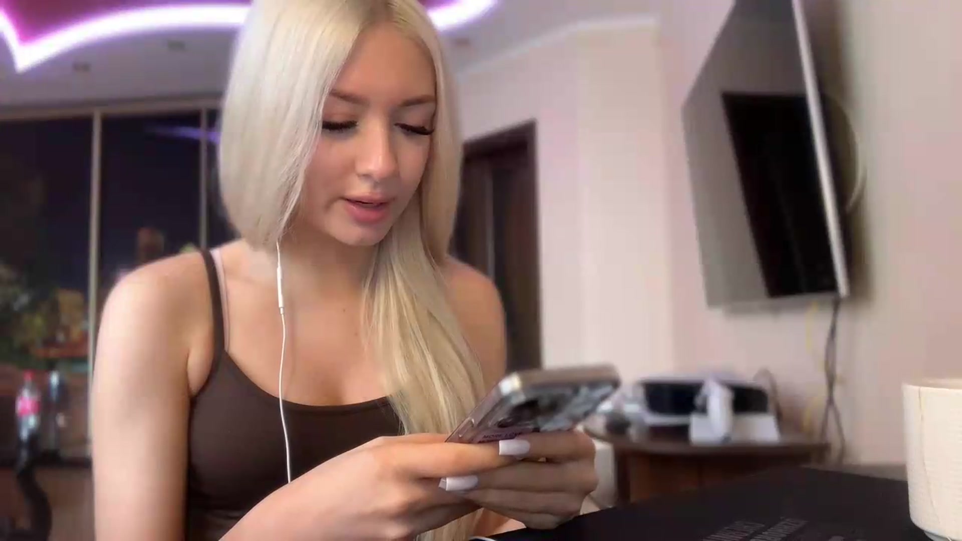 Gallery image thumbnail from SyndyRein's myfreecams stream on, 06/01/2026, 08:50 image 7 of 20