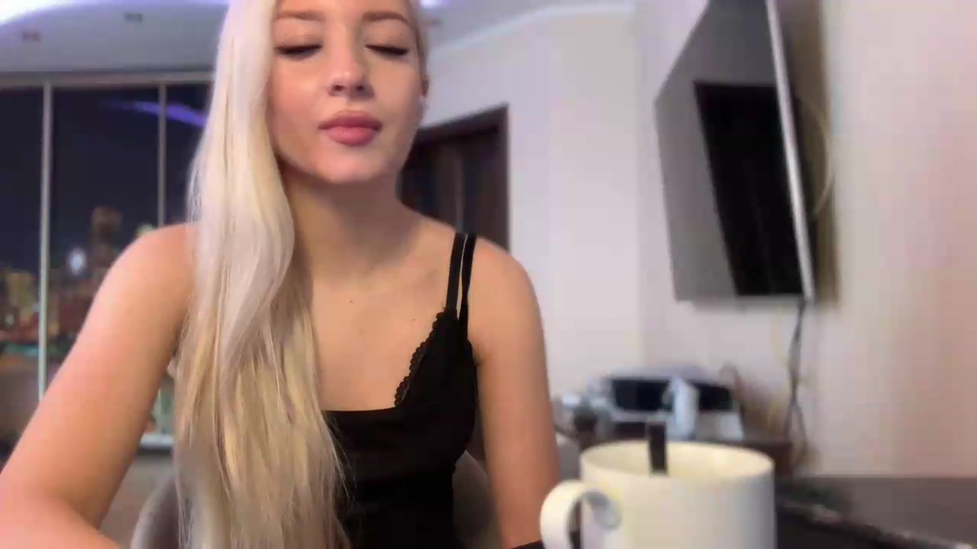 Gallery image thumbnail from SyndyRein's myfreecams stream on, 06/02/2026, 08:45 image 4 of 20