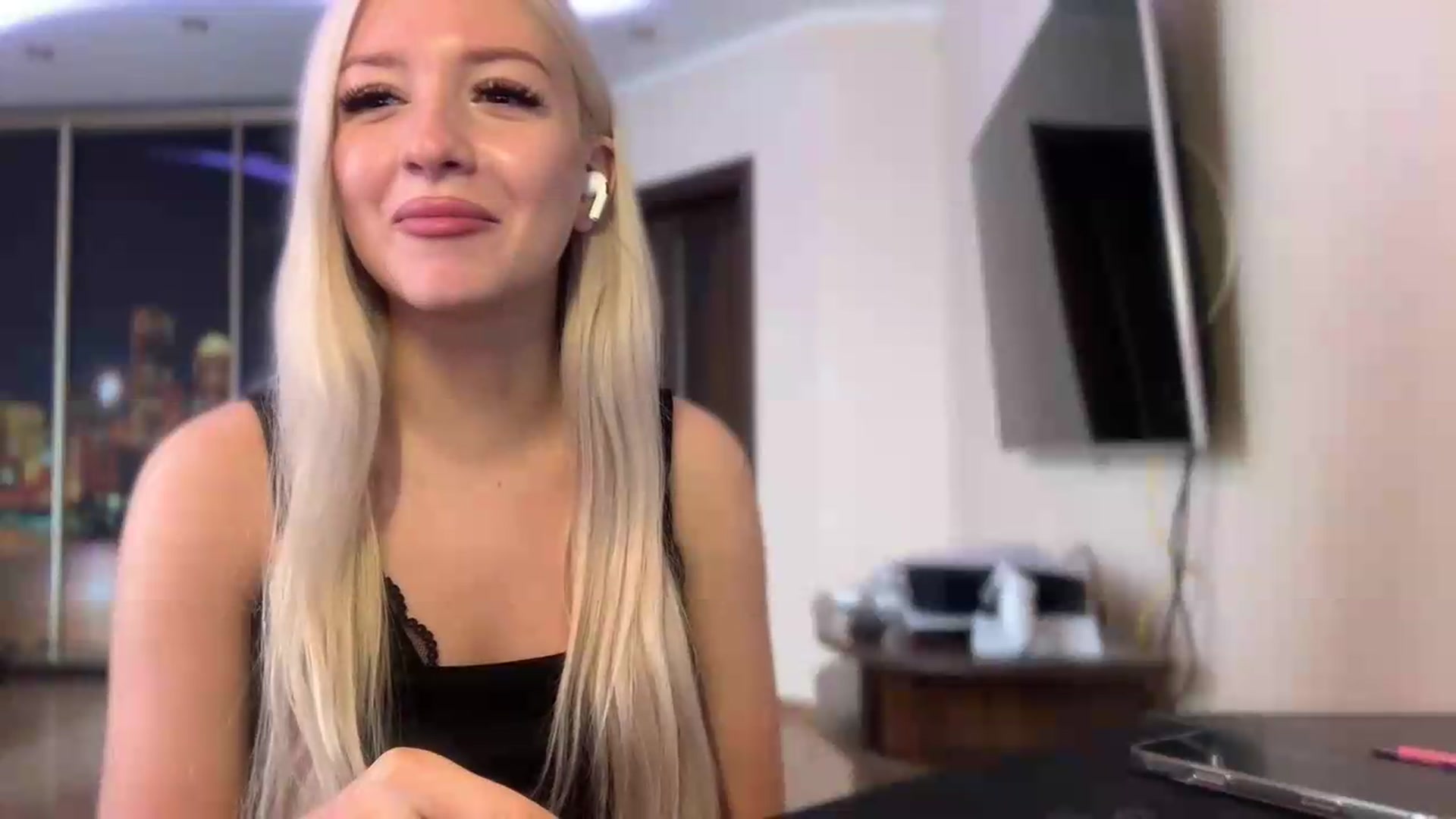 Gallery image thumbnail from SyndyRein's myfreecams stream on, 06/02/2026, 08:45 image 19 of 20