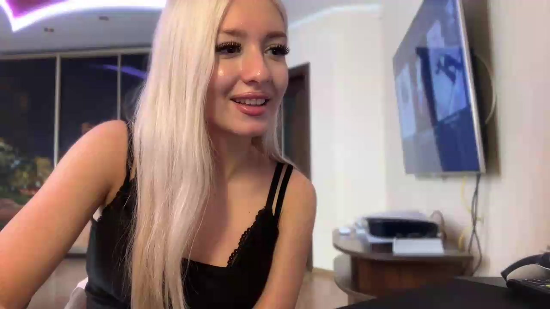 Gallery image thumbnail from SyndyRein's myfreecams stream on, 06/02/2026, 12:00 image 2 of 20