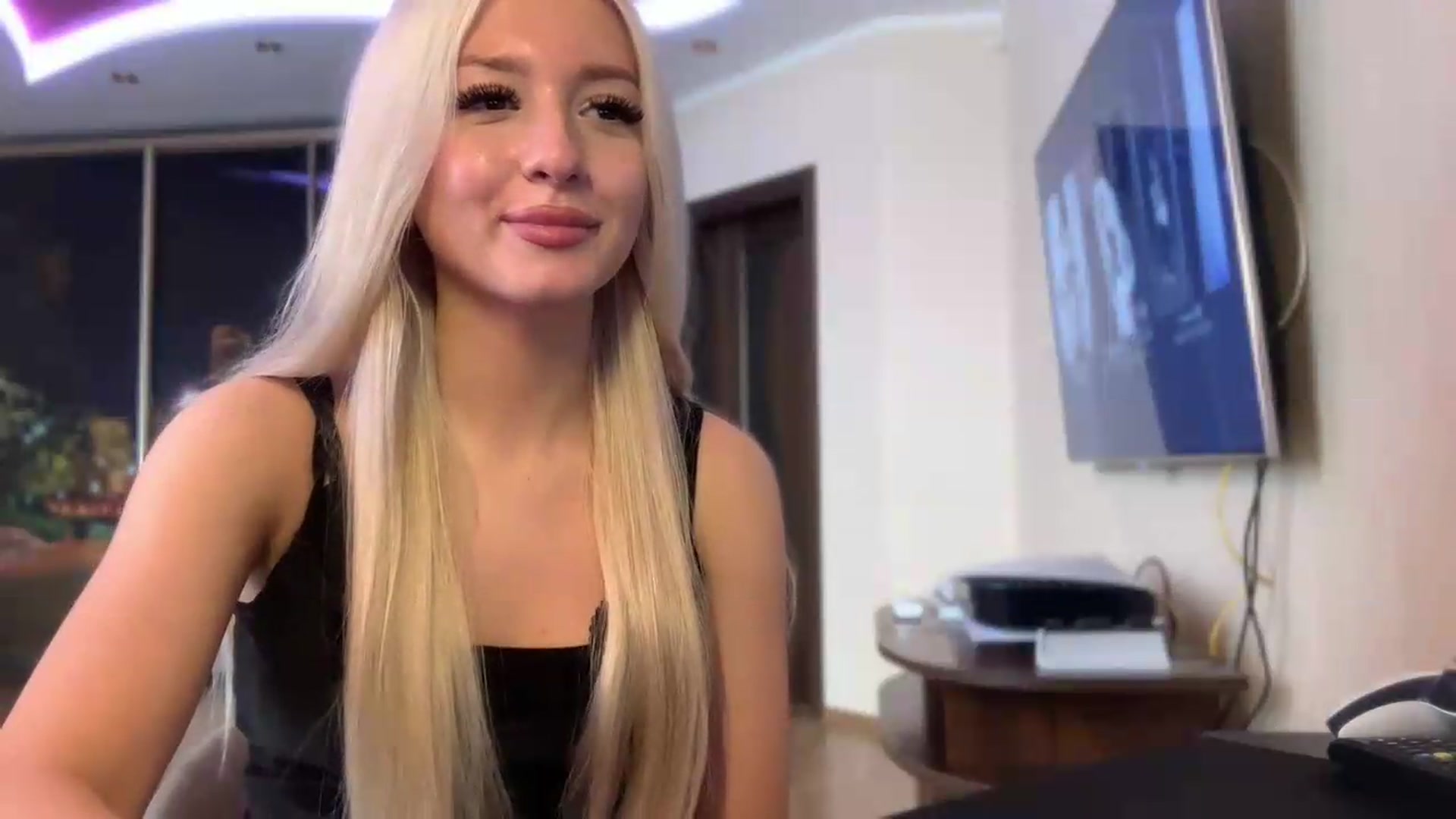 Gallery image thumbnail from SyndyRein's myfreecams stream on, 06/02/2026, 12:00 image 19 of 20