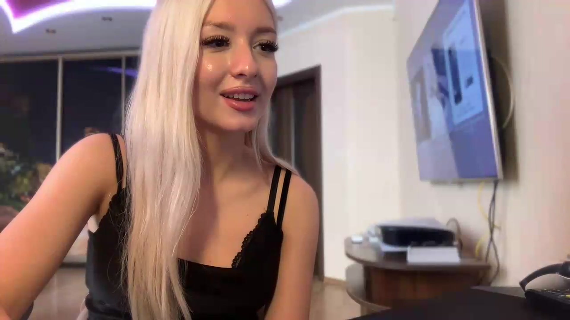 Gallery image thumbnail from SyndyRein's myfreecams stream on, 06/02/2026, 12:00 image 3 of 20