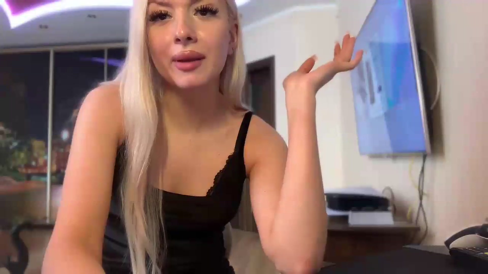 Gallery image thumbnail from SyndyRein's myfreecams stream on, 06/02/2026, 12:00 image 6 of 20