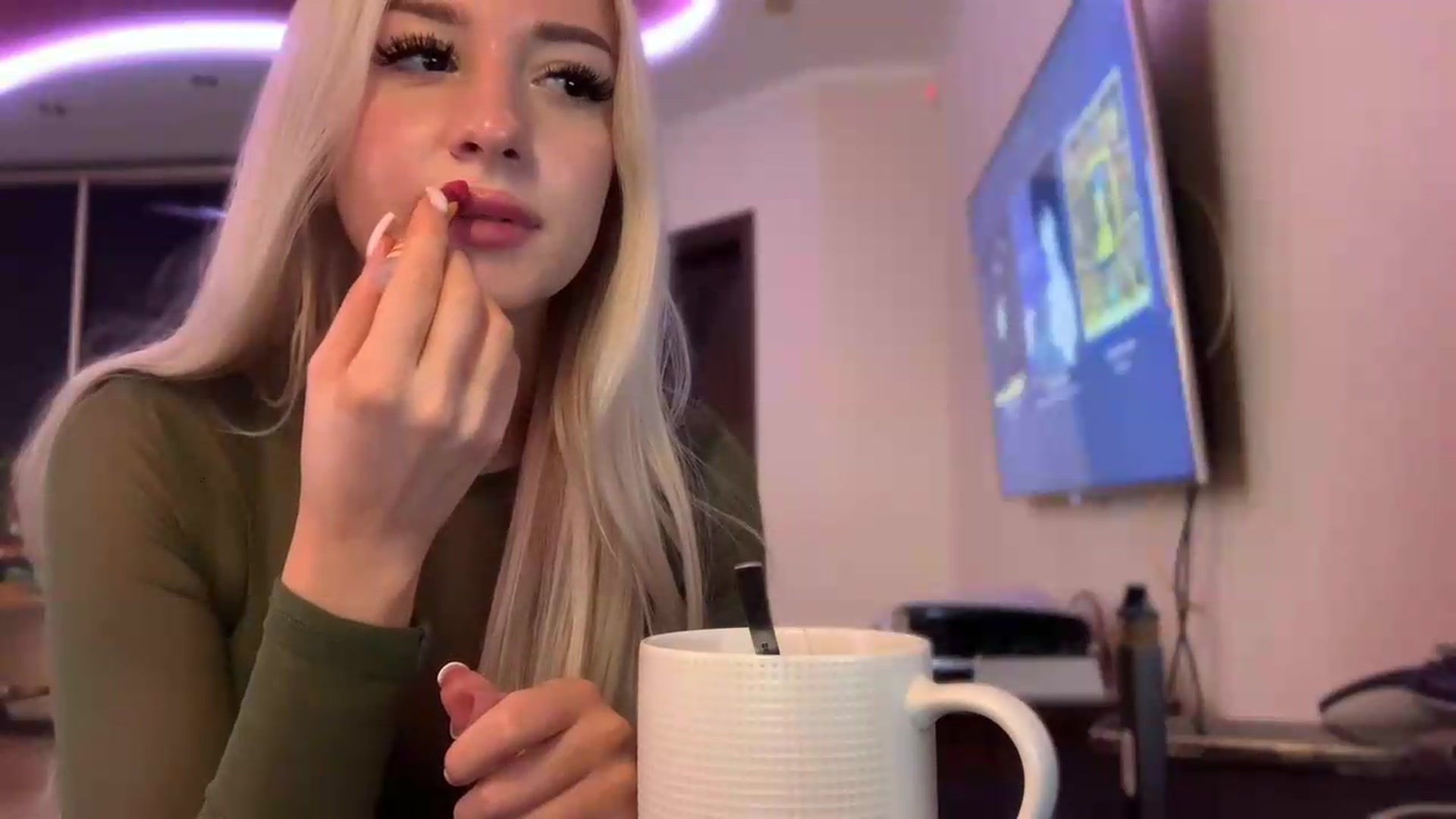 Gallery image thumbnail from SyndyRein's myfreecams stream on, 06/03/2026, 11:22 image 6 of 20