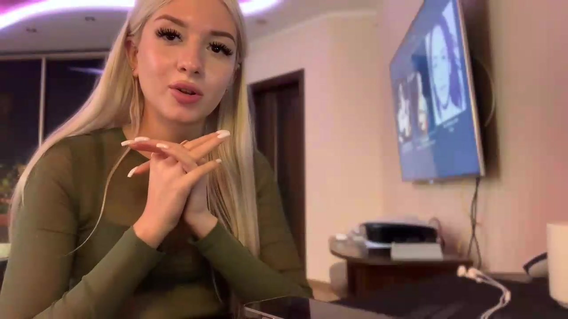 Gallery image thumbnail from SyndyRein's myfreecams stream on, 06/03/2026, 13:07 image 16 of 20