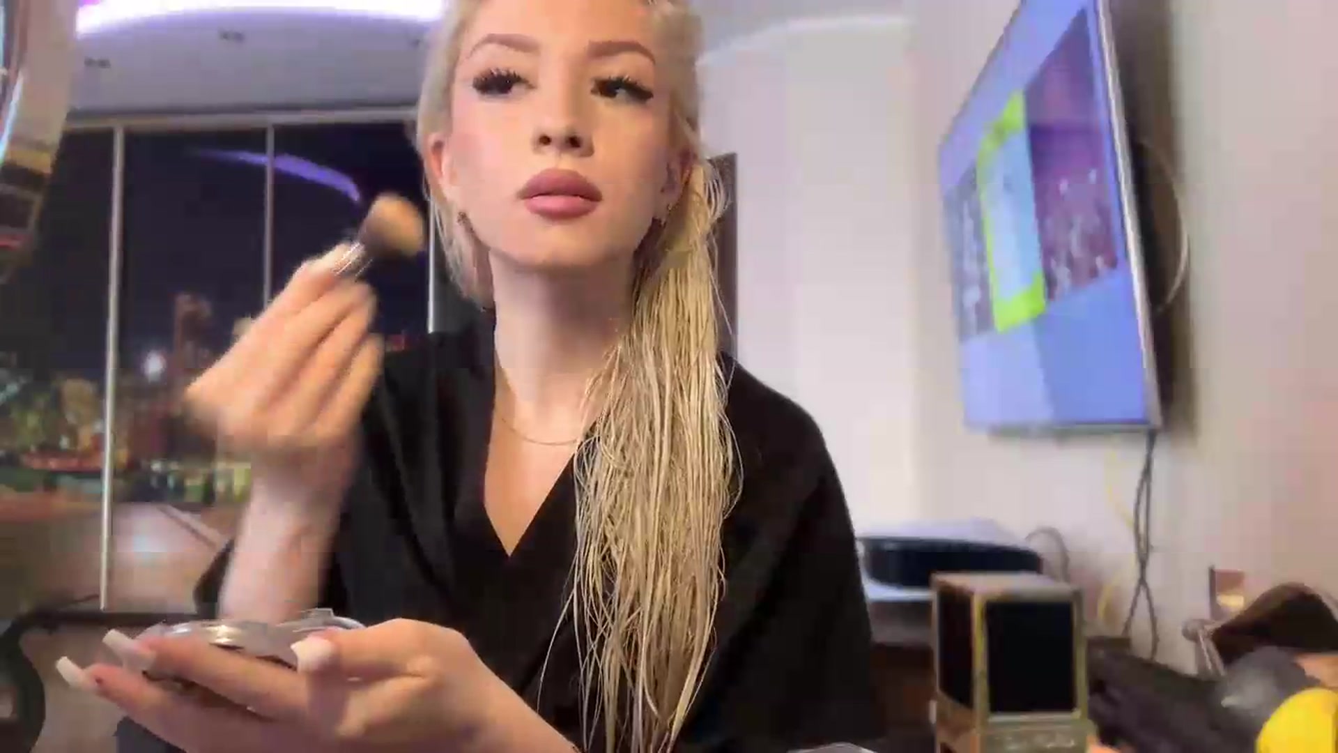 Gallery image thumbnail from SyndyRein's myfreecams stream on, 06/08/2026, 13:00 image 19 of 20