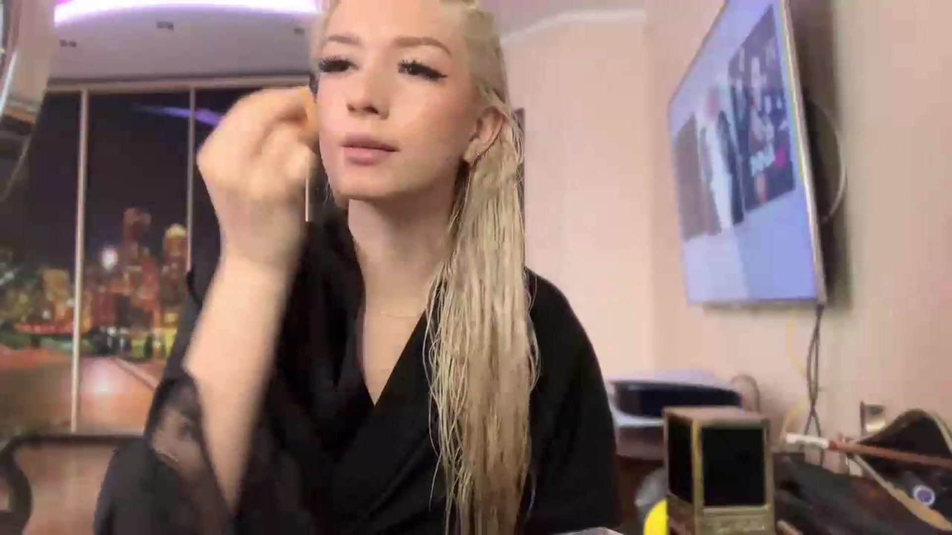 Gallery image thumbnail from SyndyRein's myfreecams stream on, 06/08/2026, 13:00 image 13 of 20