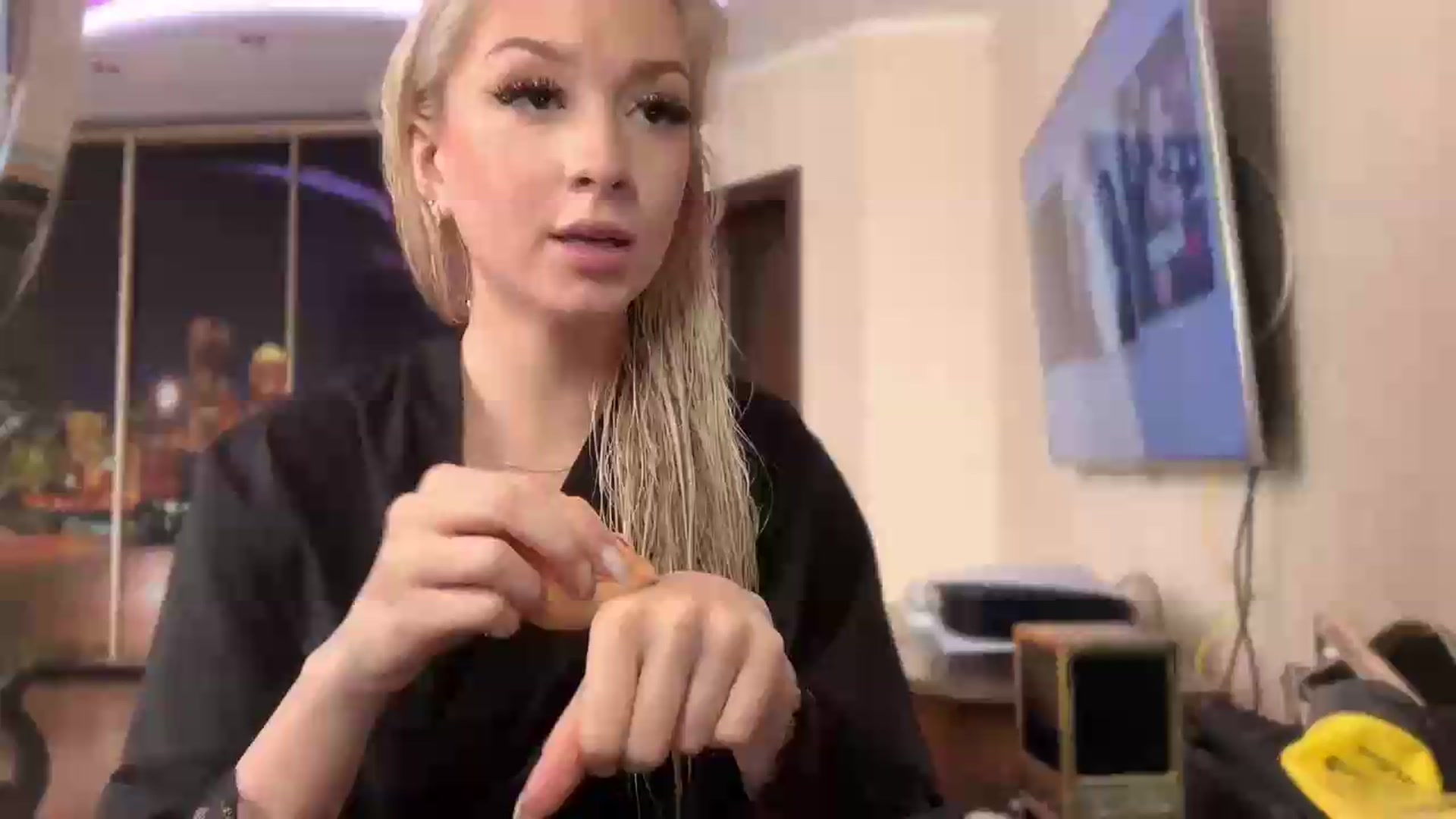 Gallery image thumbnail from SyndyRein's myfreecams stream on, 06/08/2026, 13:00 image 10 of 20