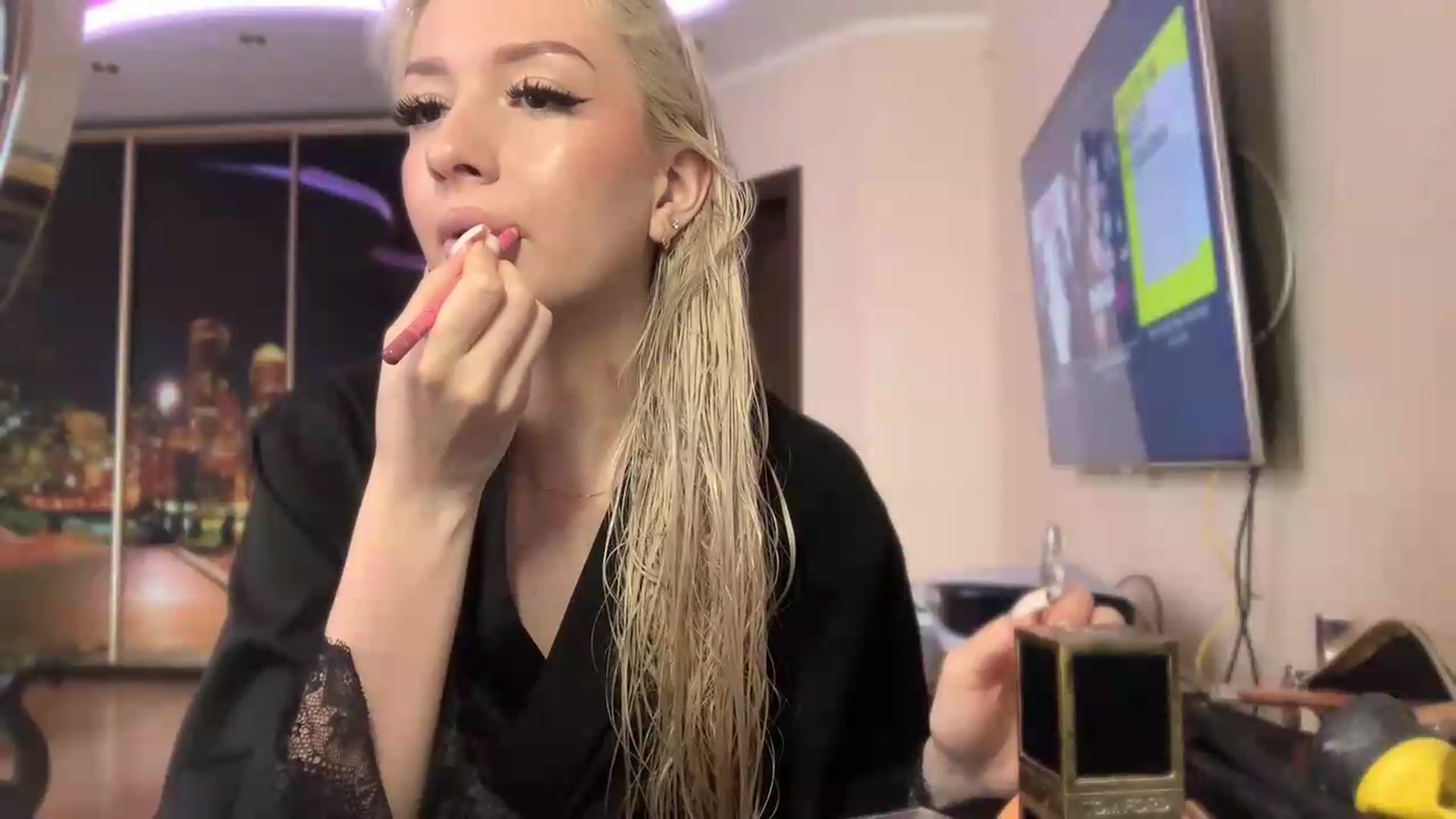 Gallery image thumbnail from SyndyRein's myfreecams stream on, 06/08/2026, 13:00 image 14 of 20