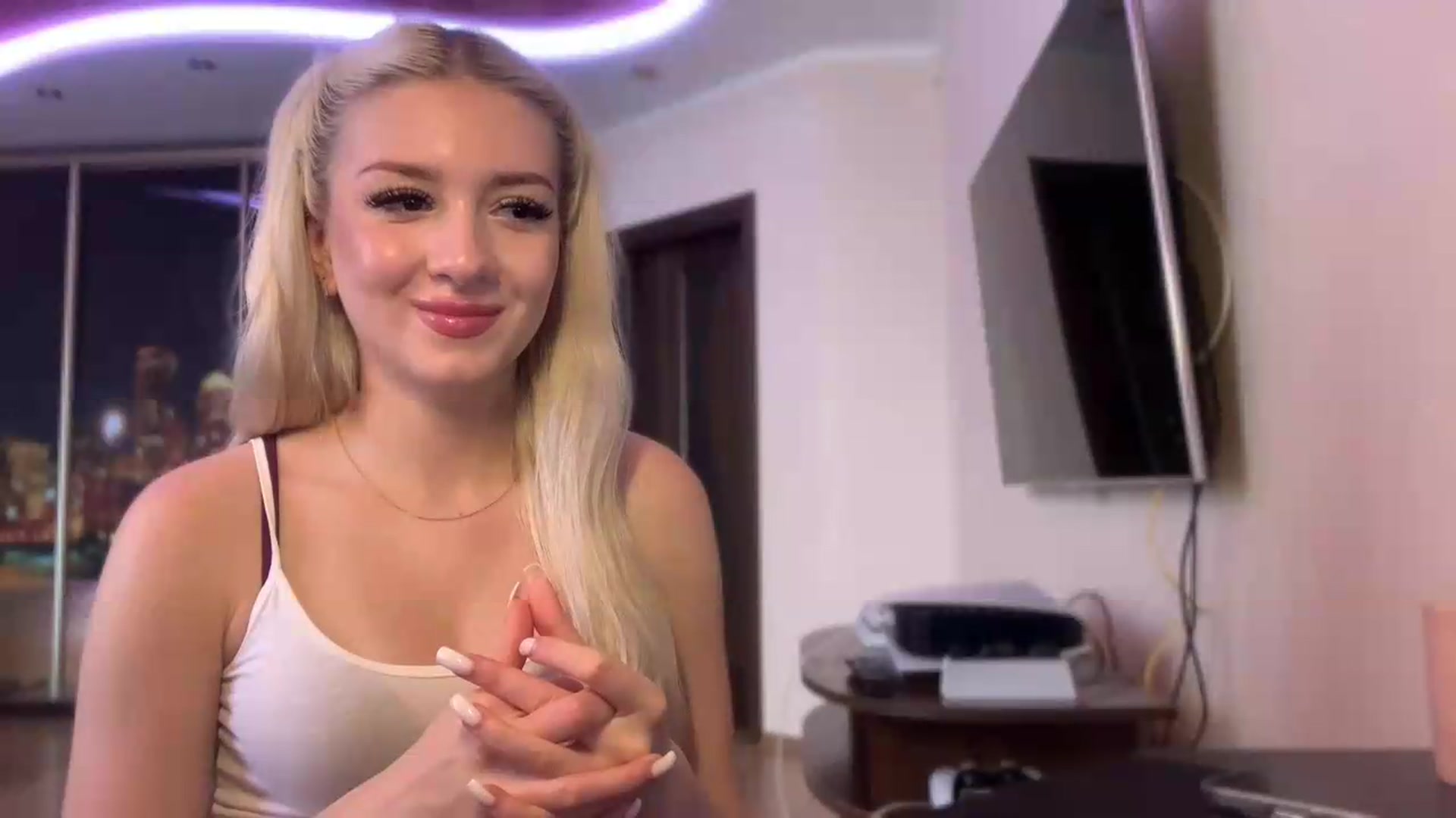 Gallery image thumbnail from SyndyRein's myfreecams stream on, 06/10/2026, 11:01 image 11 of 20