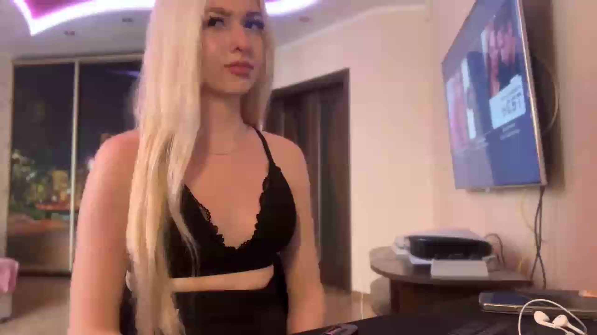 Gallery image thumbnail from SyndyRein's myfreecams stream on, 06/11/2026, 09:06 image 16 of 20