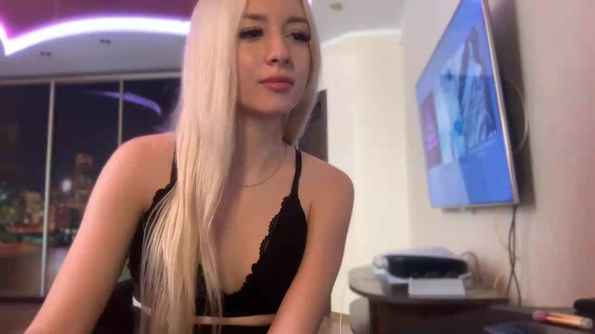 Gallery image thumbnail from SyndyRein's myfreecams stream on, 06/11/2026, 11:40 image 13 of 20