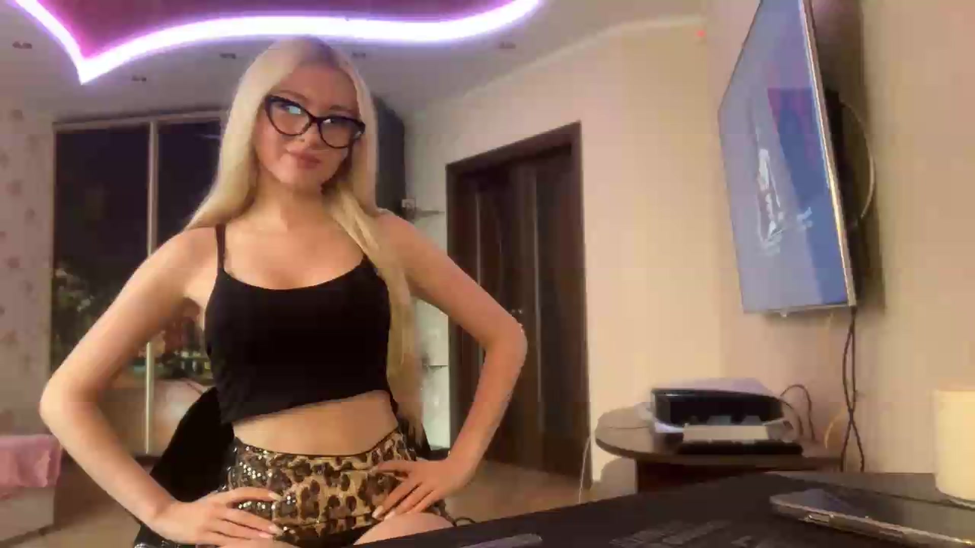 Gallery image thumbnail from SyndyRein's myfreecams stream on, 06/12/2026, 08:55 image 6 of 20