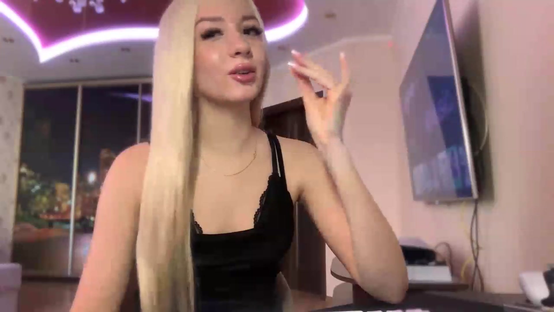 Gallery image thumbnail from SyndyRein's myfreecams stream on, 06/15/2026, 09:55 image 5 of 20