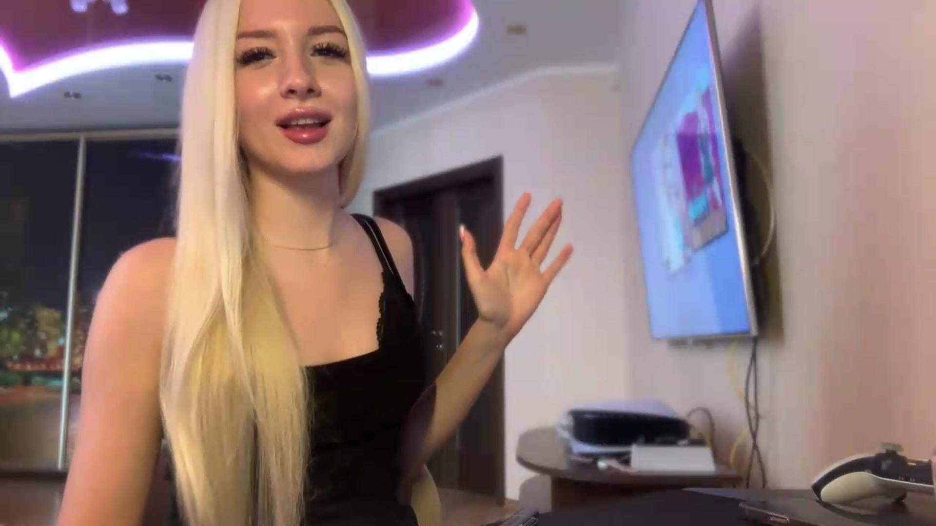 Gallery image thumbnail from SyndyRein's myfreecams stream on, 06/15/2026, 09:55 image 16 of 20
