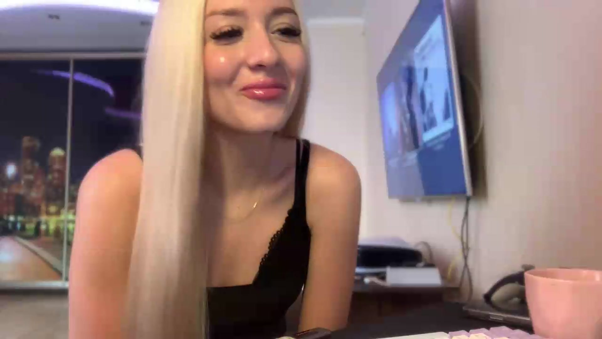 Gallery image thumbnail from SyndyRein's myfreecams stream on, 06/15/2026, 12:04 image 19 of 20