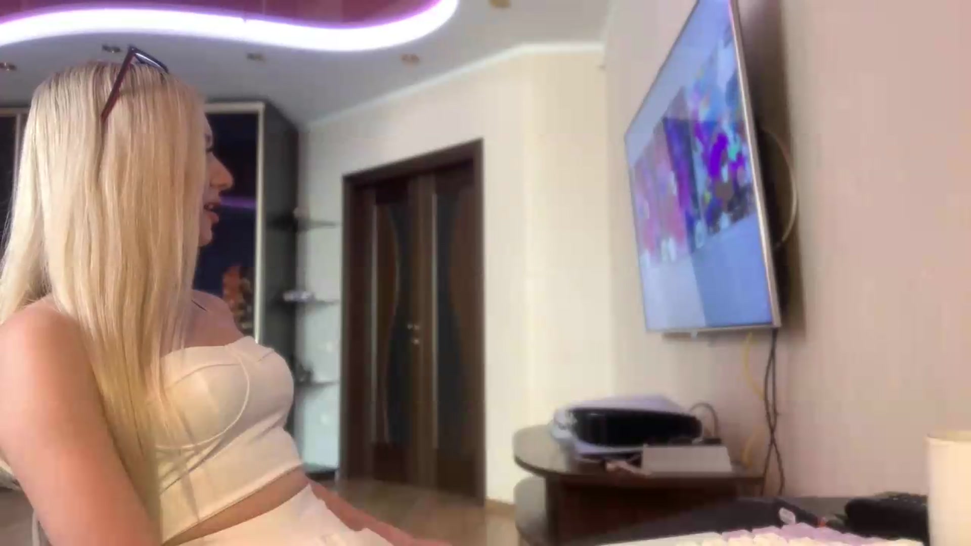 Gallery image thumbnail from SyndyRein's myfreecams stream on, 06/16/2026, 11:36 image 10 of 20