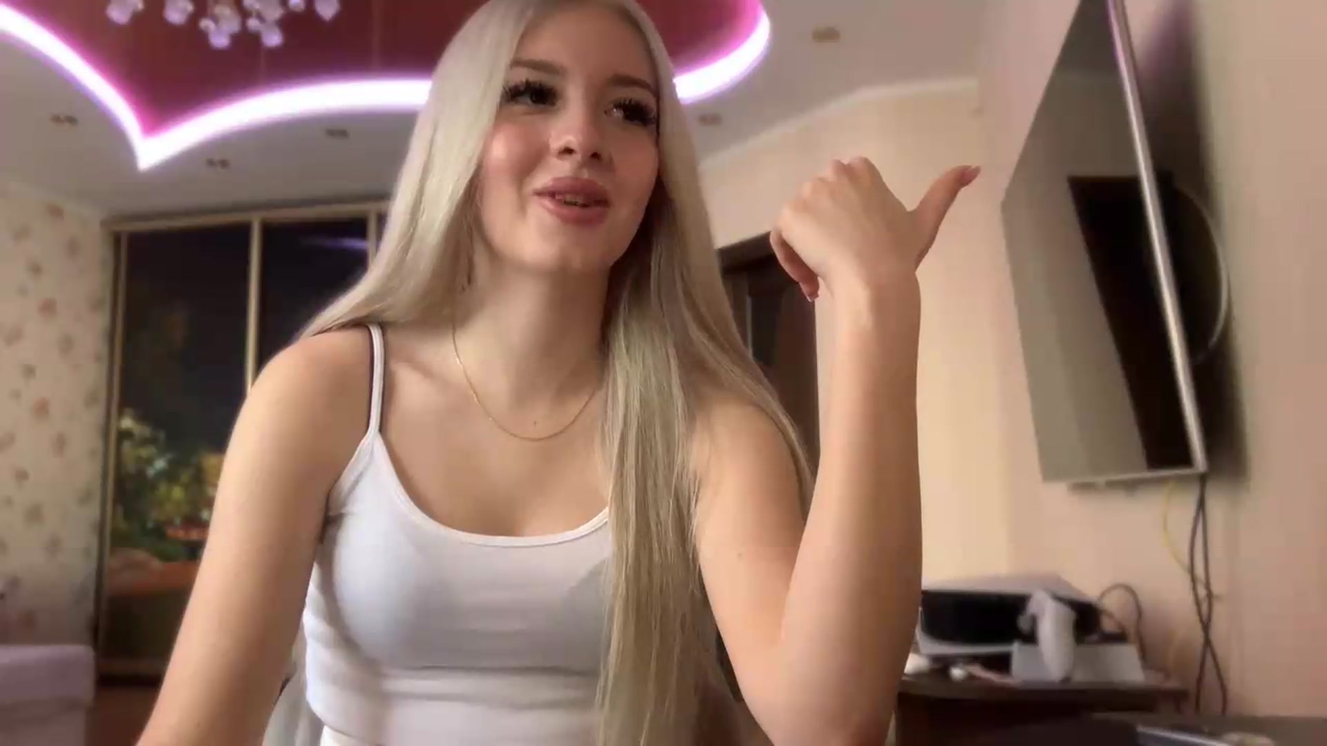 Gallery image thumbnail from SyndyRein's myfreecams stream on, 06/19/2026, 08:17 image 16 of 20