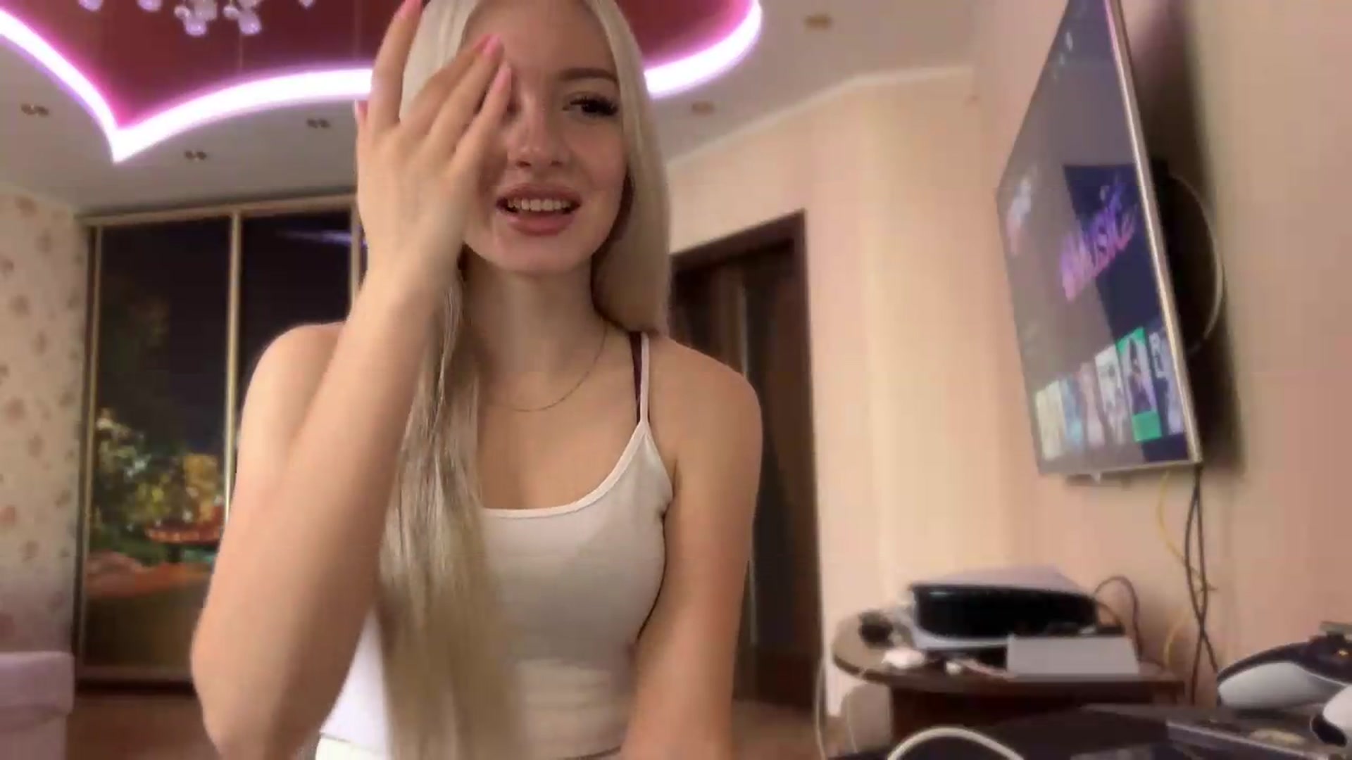 Gallery image thumbnail from SyndyRein's myfreecams stream on, 06/19/2026, 08:17 image 20 of 20