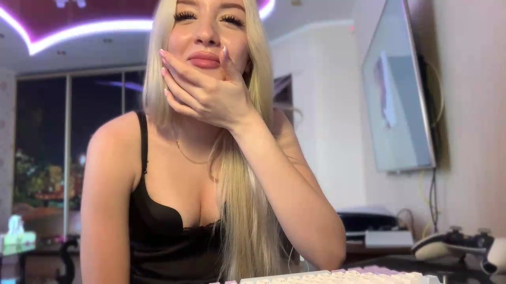 Gallery image thumbnail from SyndyRein's myfreecams stream on, 06/23/2026, 10:21 image 3 of 20