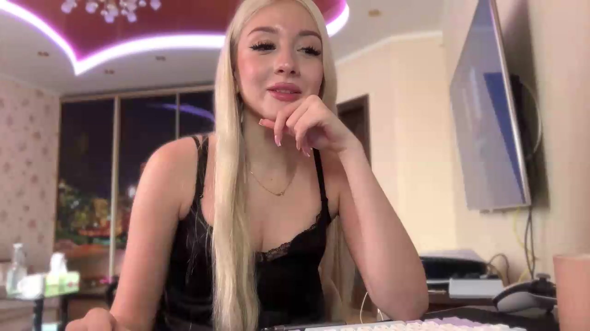 Gallery image thumbnail from SyndyRein's myfreecams stream on, 06/23/2026, 12:41 image 8 of 20