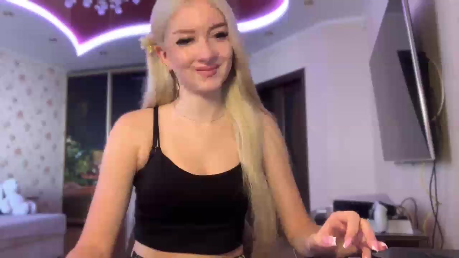 Gallery image thumbnail from SyndyRein's myfreecams stream on, 06/25/2026, 08:17 image 1 of 20