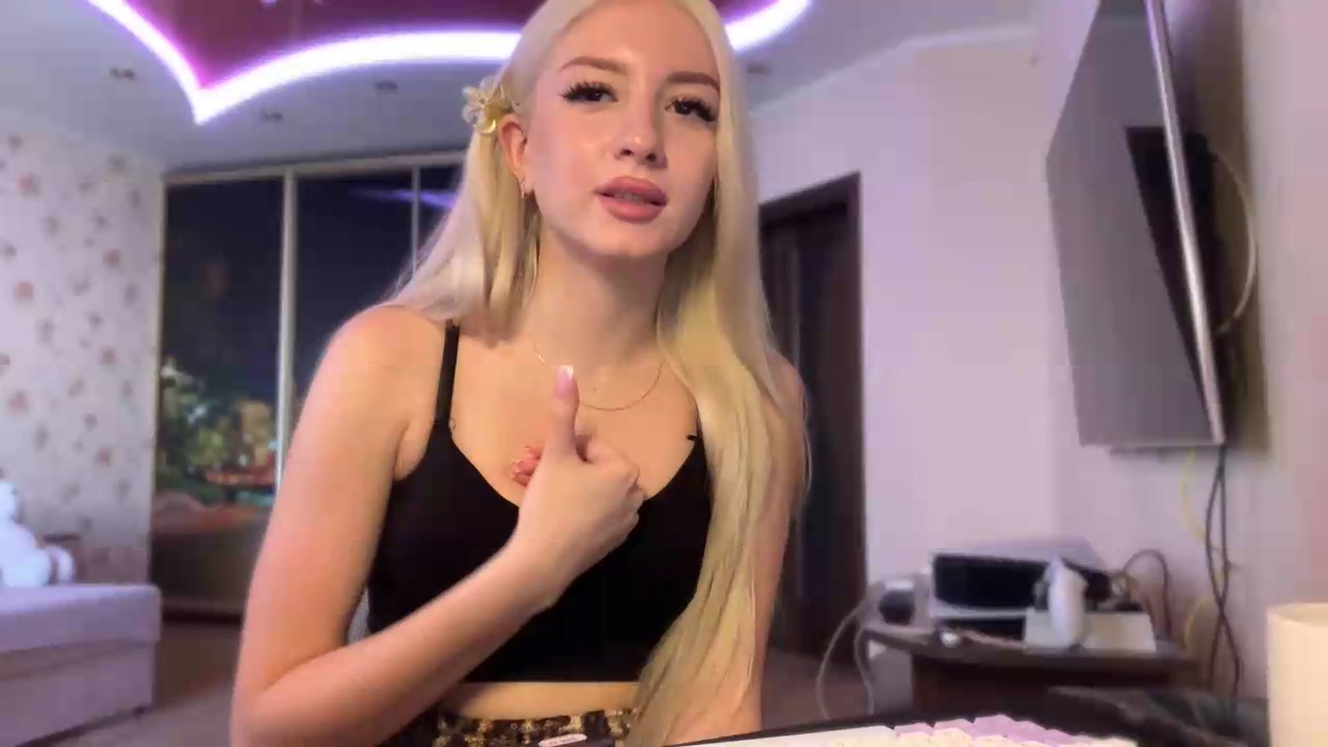 Gallery image thumbnail from SyndyRein's myfreecams stream on, 06/25/2026, 08:35 image 8 of 20