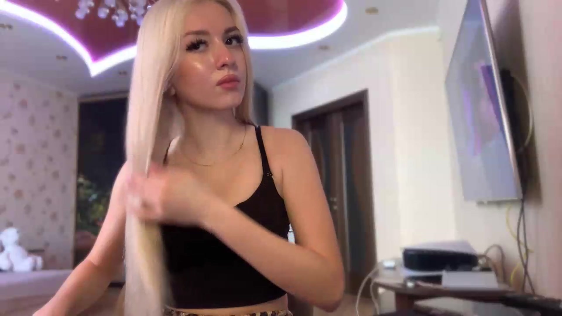 Gallery image thumbnail from SyndyRein's myfreecams stream on, 06/25/2026, 12:09 image 4 of 20