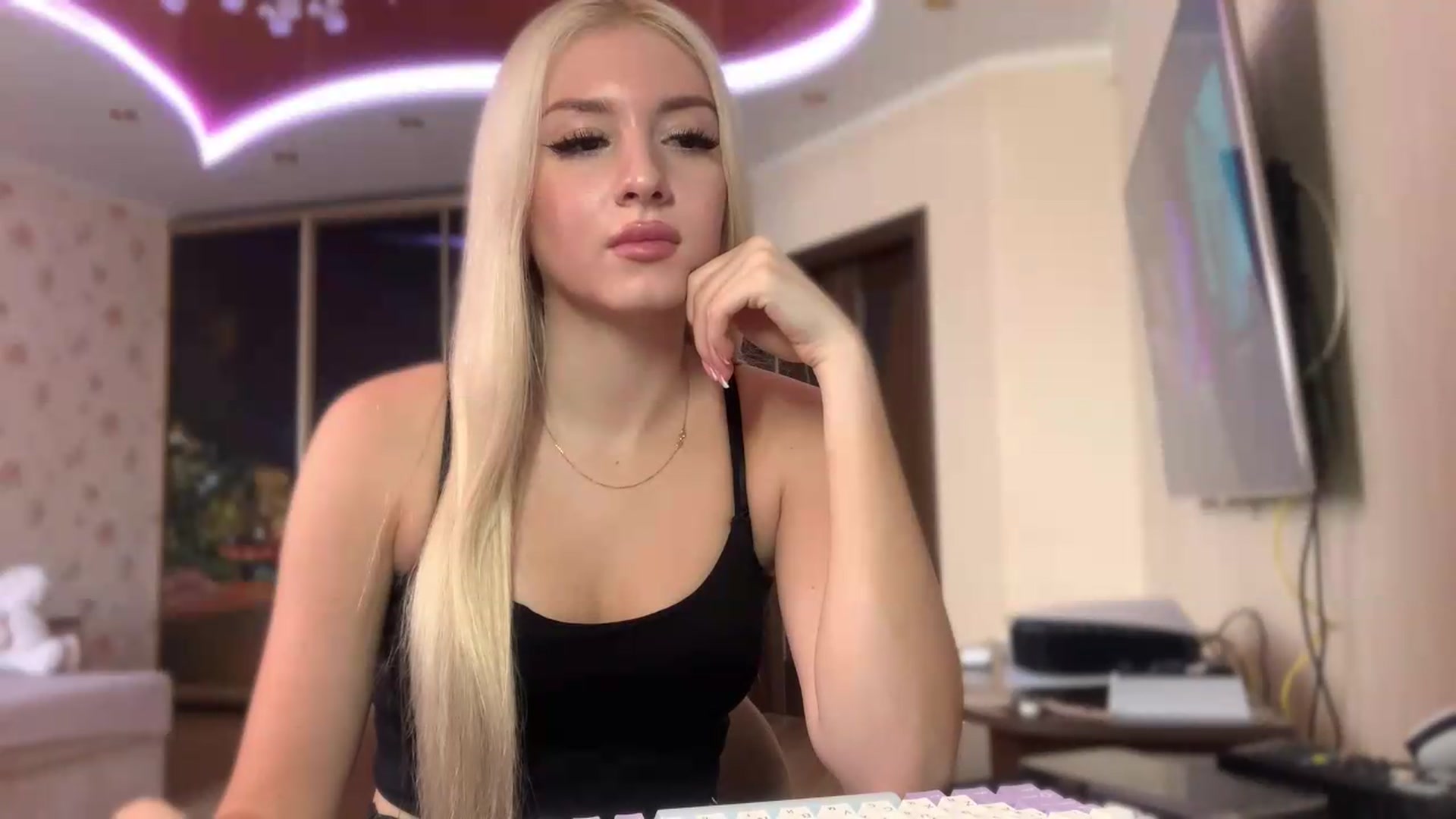 Gallery image thumbnail from SyndyRein's myfreecams stream on, 06/25/2026, 13:03 image 11 of 20