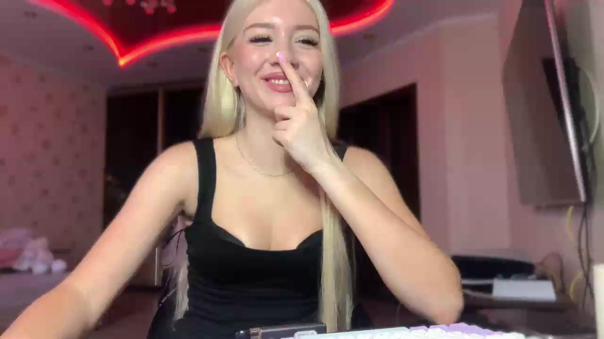 Gallery image thumbnail from SyndyRein's myfreecams stream on, 06/26/2026, 08:06 image 6 of 20