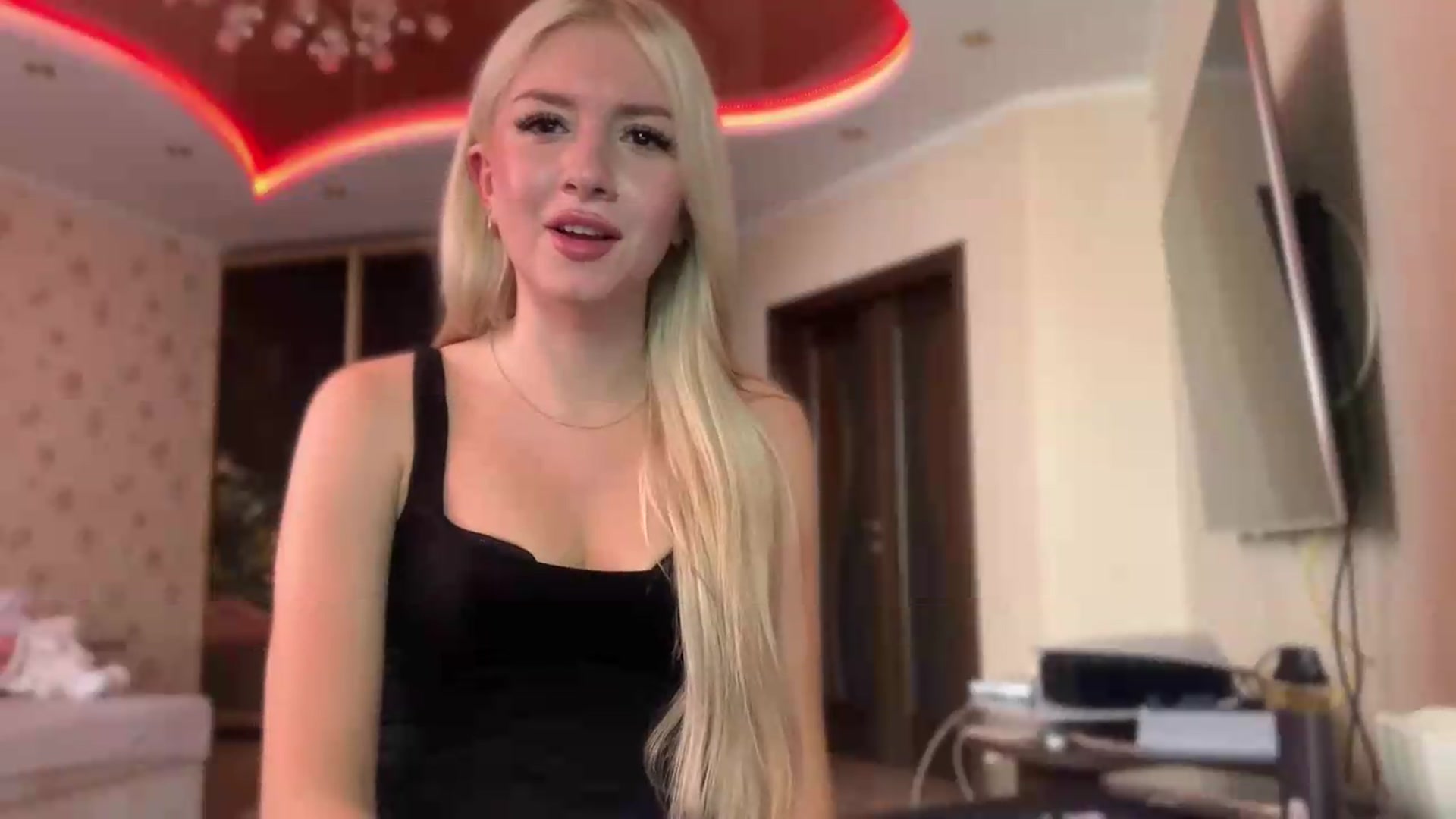 Gallery image thumbnail from SyndyRein's myfreecams stream on, 06/26/2026, 11:47 image 6 of 20