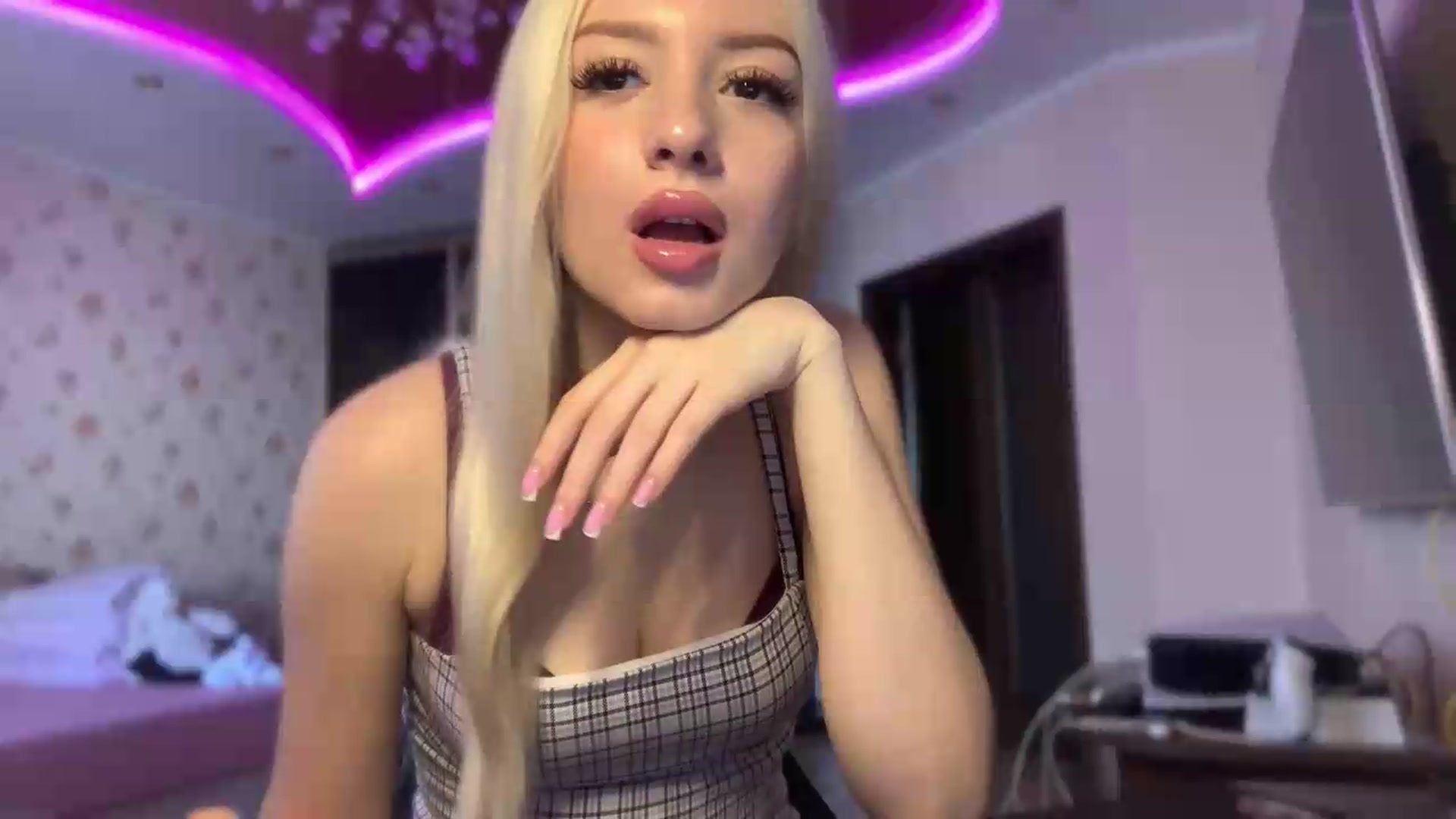 Gallery image thumbnail from SyndyRein's myfreecams stream on, 07/01/2026, 07:25 image 12 of 20