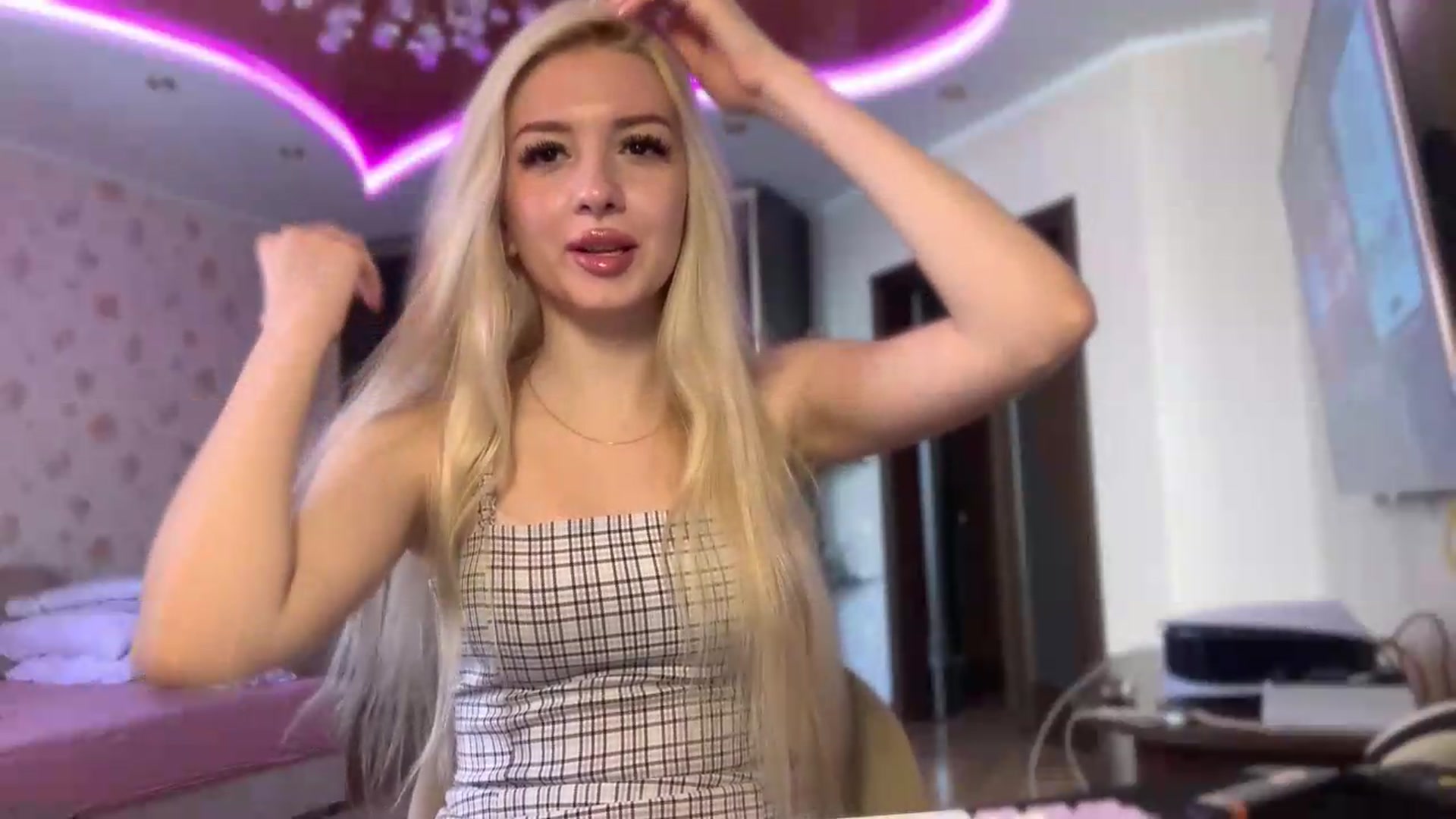 Gallery image thumbnail from SyndyRein's myfreecams stream on, 07/01/2026, 10:56 image 12 of 20
