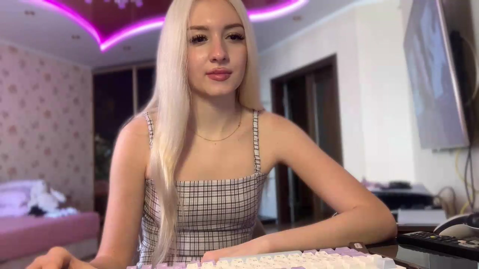 Gallery image thumbnail from SyndyRein's myfreecams stream on, 07/01/2026, 13:03 image 6 of 20