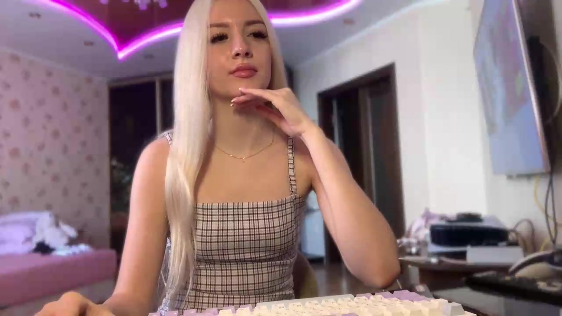 Gallery image thumbnail from SyndyRein's myfreecams stream on, 07/01/2026, 13:03 image 15 of 20