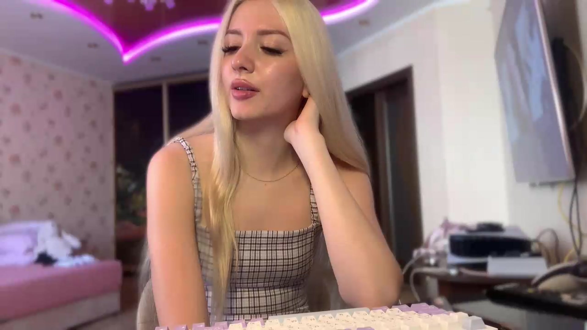 Gallery image thumbnail from SyndyRein's myfreecams stream on, 07/01/2026, 13:03 image 7 of 20