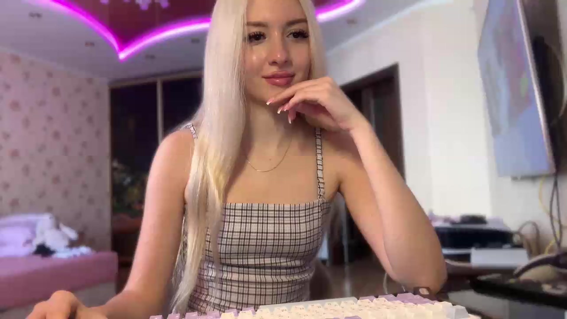 Gallery image thumbnail from SyndyRein's myfreecams stream on, 07/01/2026, 13:03 image 18 of 20